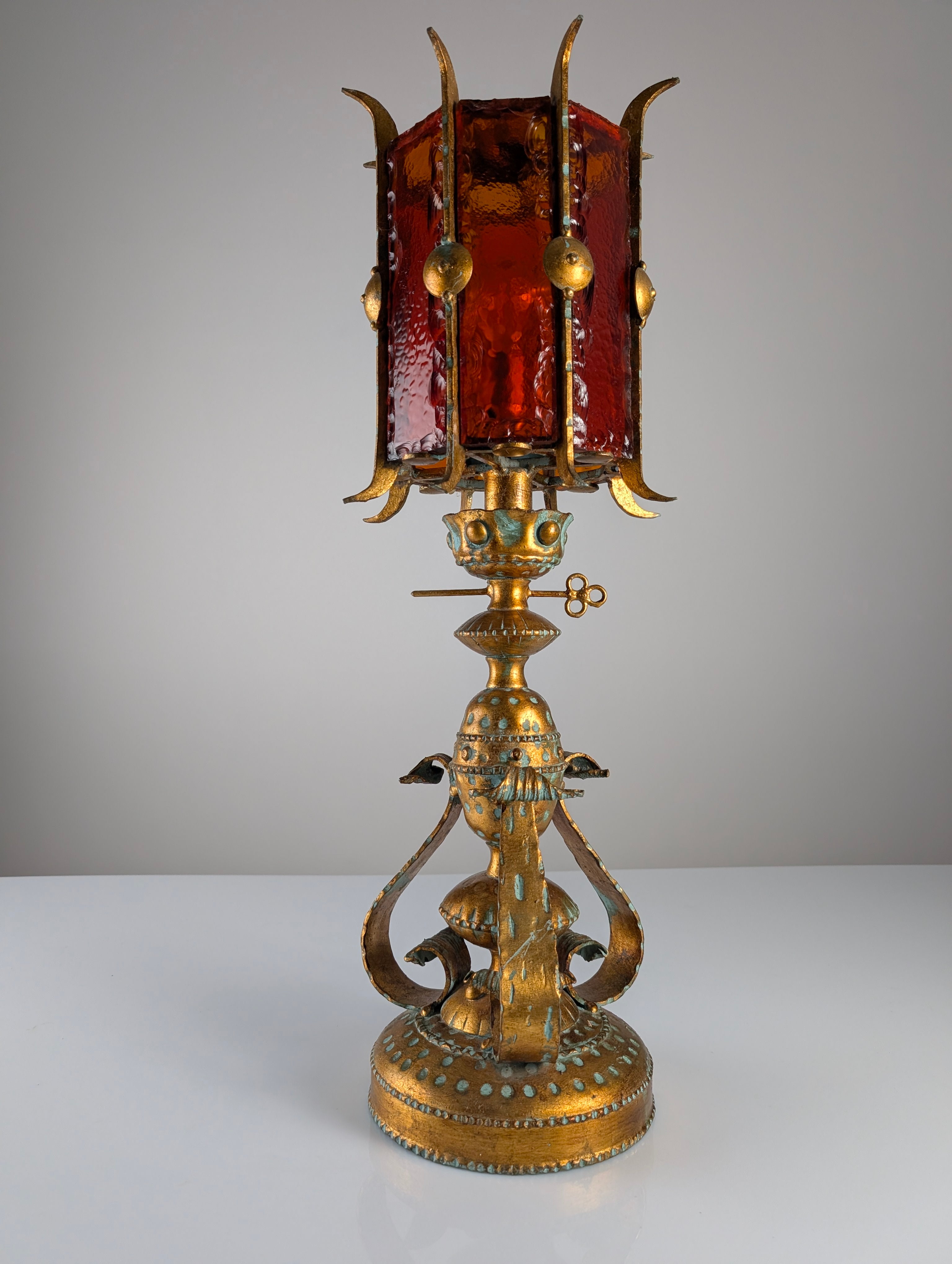 Large_Longobard_Gilded_Metal_and_Red_Hammered_Glass_Table_Lamp