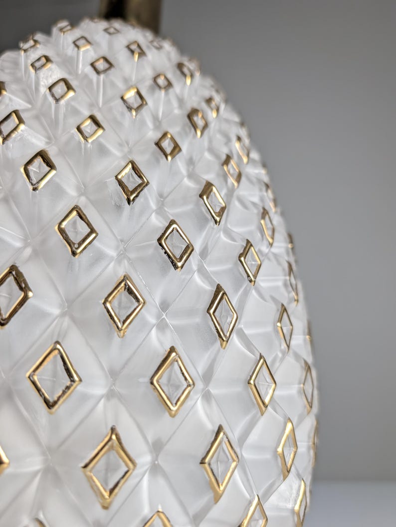 Large_Pineapple_Chandelier_in_Murano_Glass_and_Brass,_Italy_1970s
