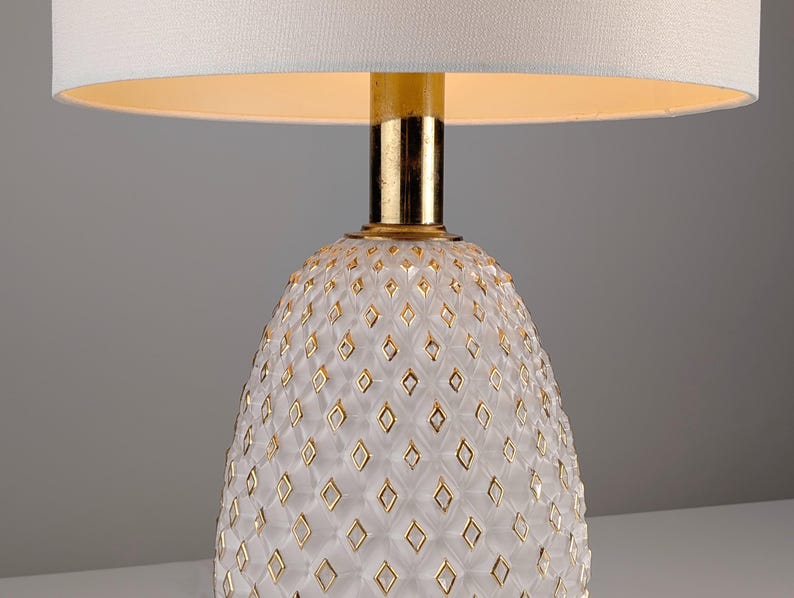 Large_Pineapple_Chandelier_in_Murano_Glass_and_Brass,_Italy_1970s