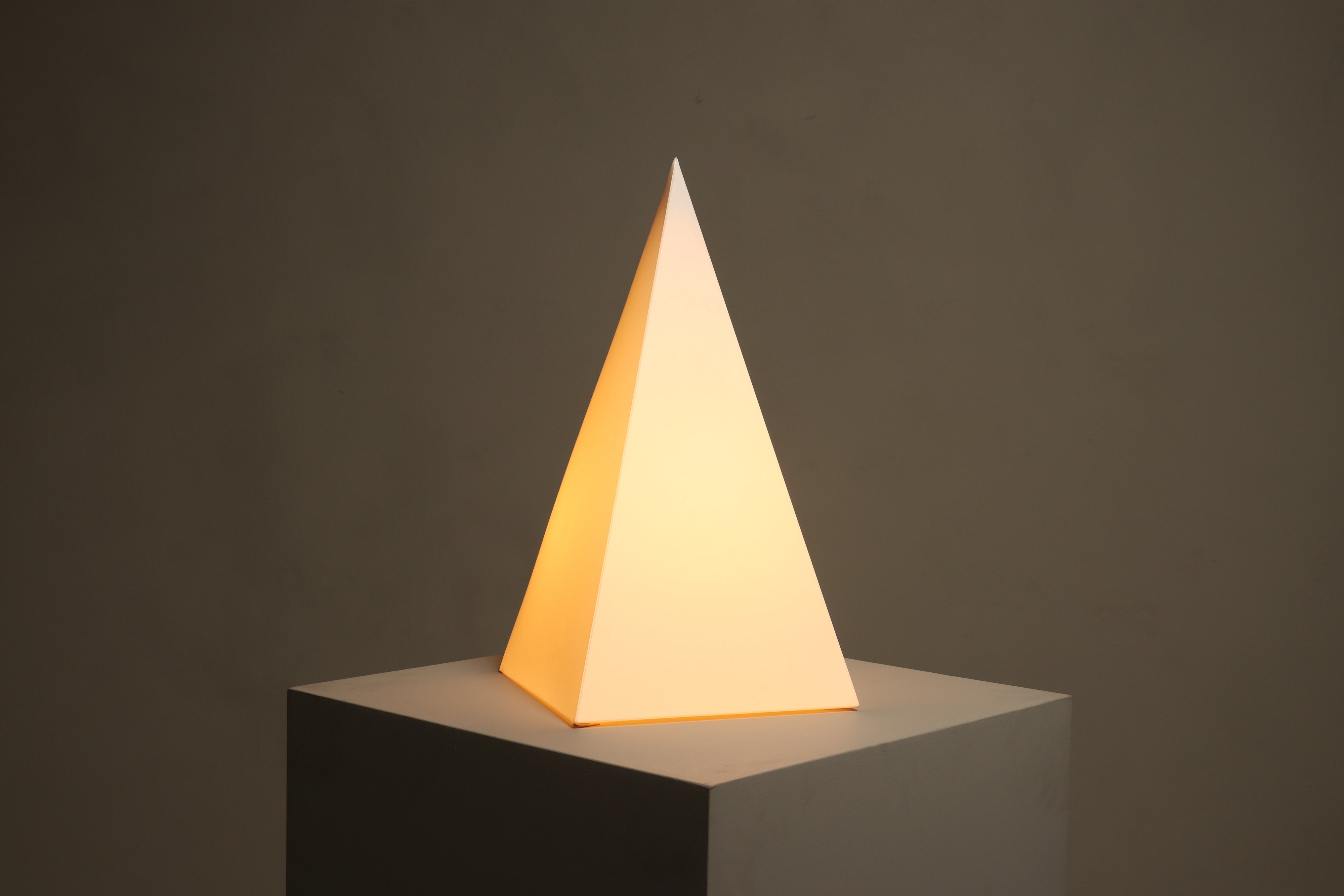 Pyramid_Table_Lamp_by_Woja_Holland,_1980s,_Netherlands