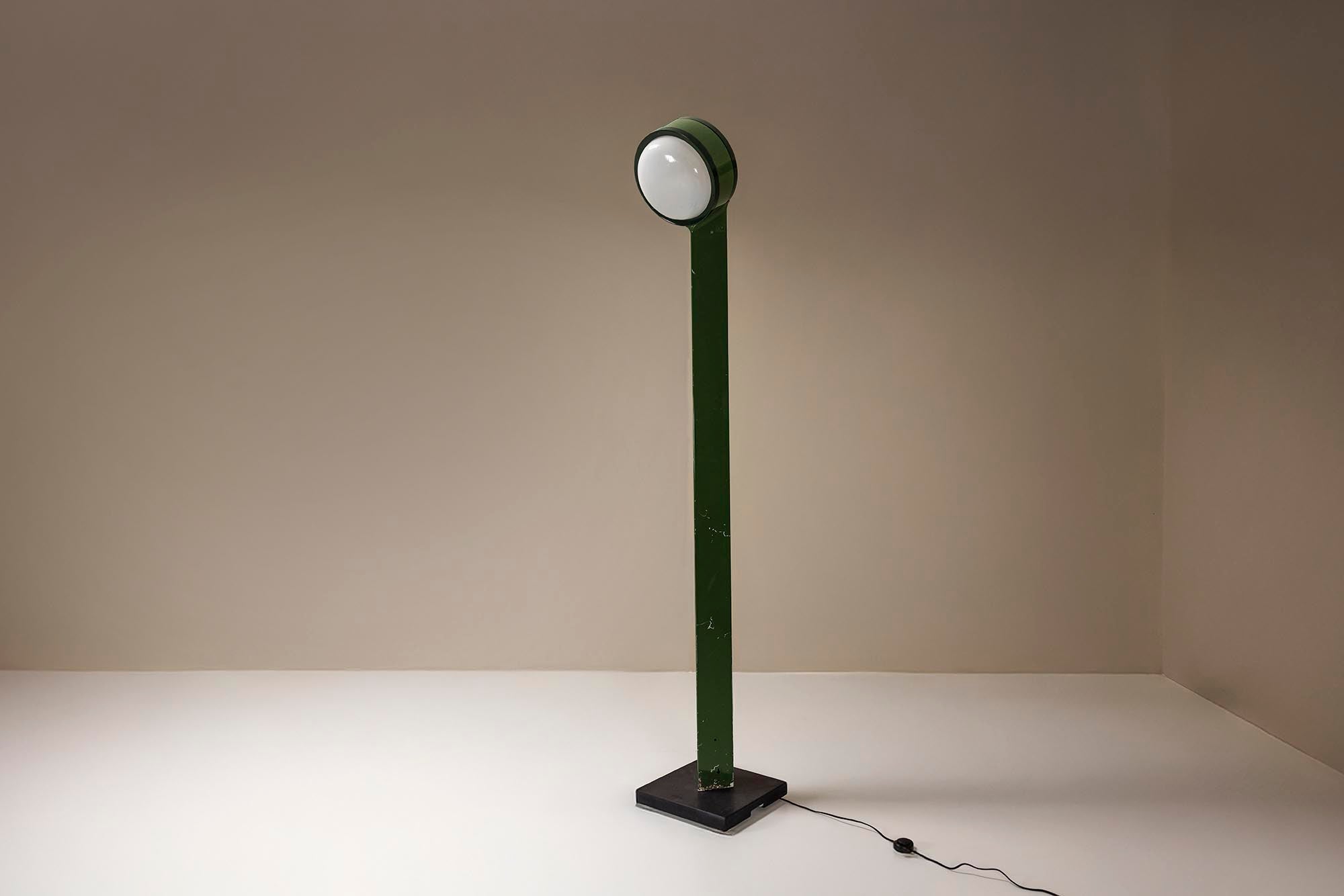 Large_Tamburo_Floorlamp_by_Tobia_Scarpa_for_Flos,_Italy_1970s