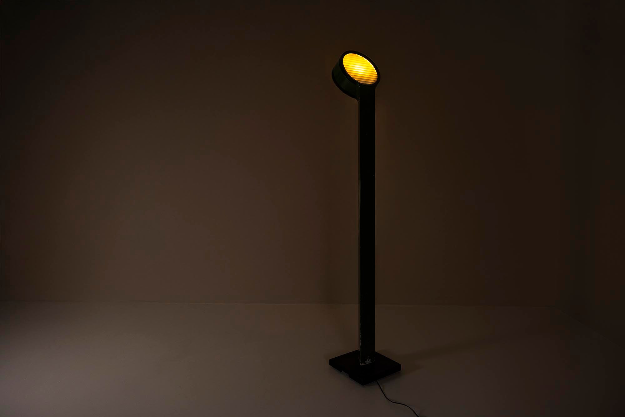 Large_Tamburo_Floorlamp_by_Tobia_Scarpa_for_Flos,_Italy_1970s