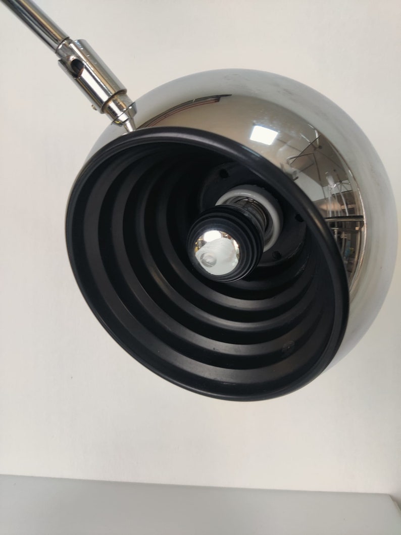 Large_vintage_designer_lamp_with_counterweight,_1970s