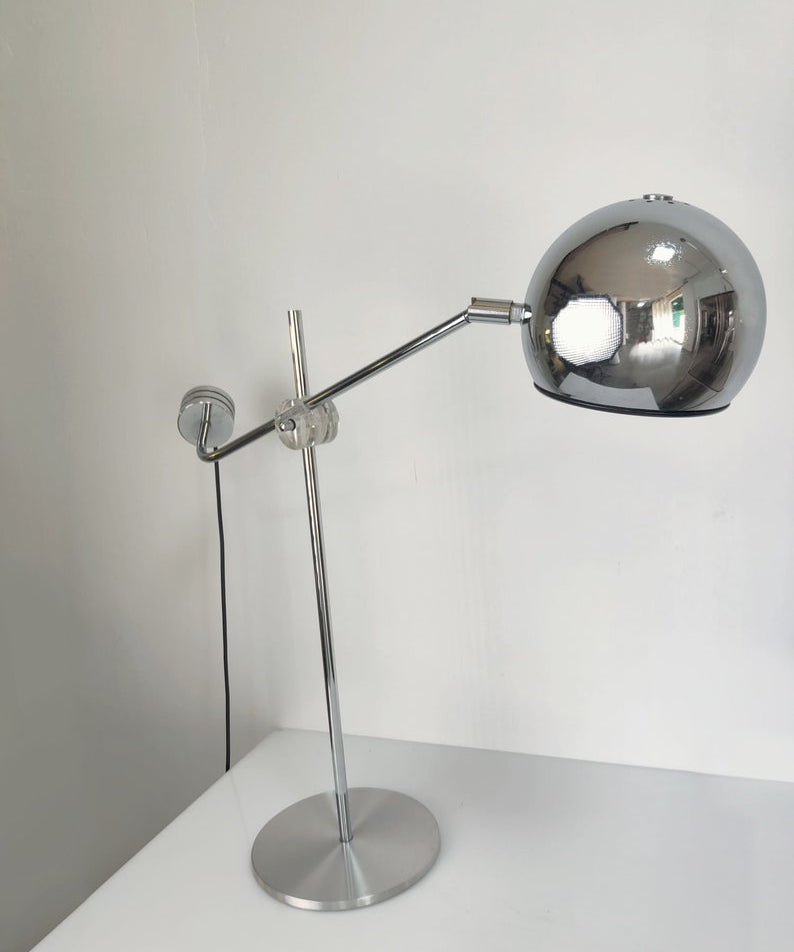 Large_vintage_designer_lamp_with_counterweight,_1970s