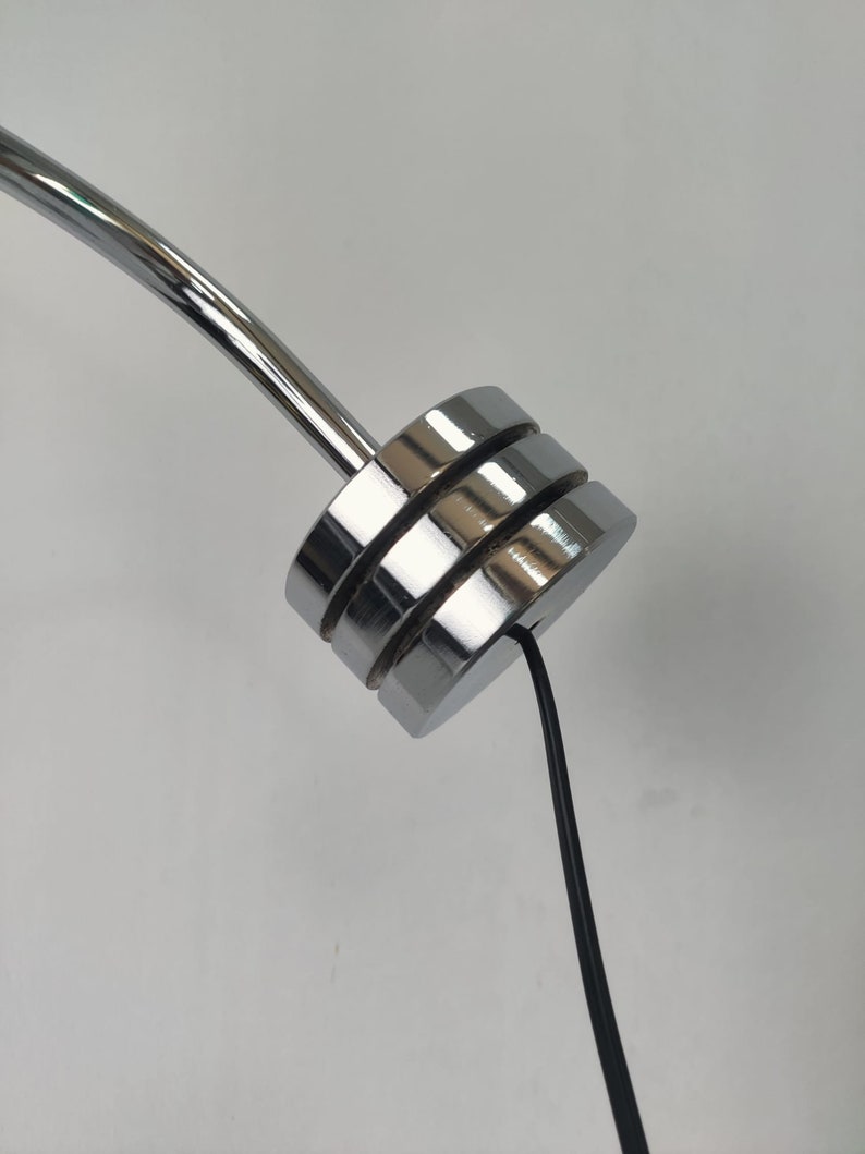 Large_vintage_designer_lamp_with_counterweight,_1970s