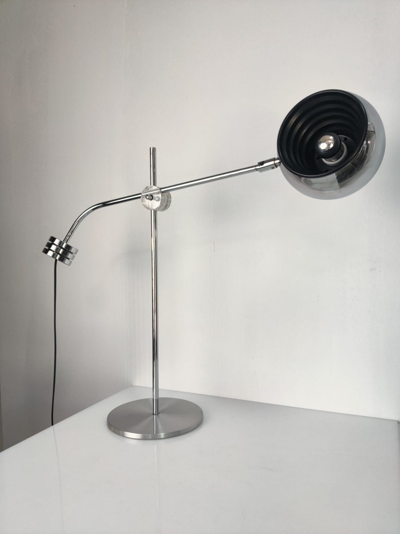 Large_vintage_designer_lamp_with_counterweight,_1970s