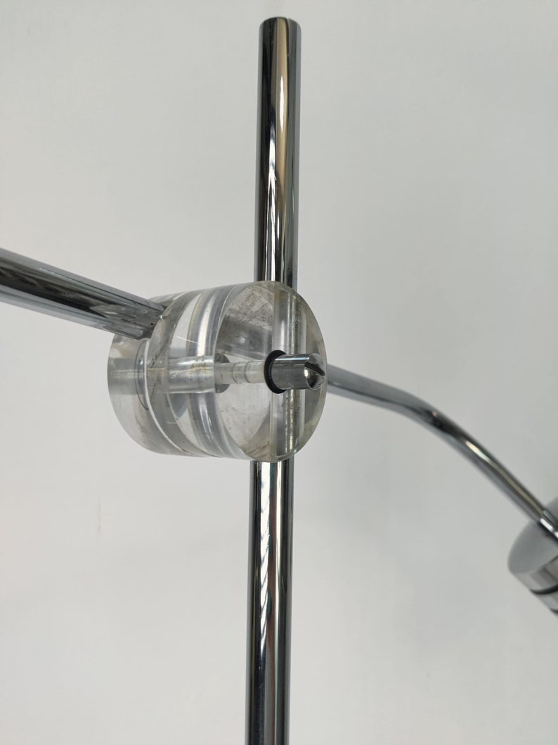 Large_vintage_designer_lamp_with_counterweight,_1970s