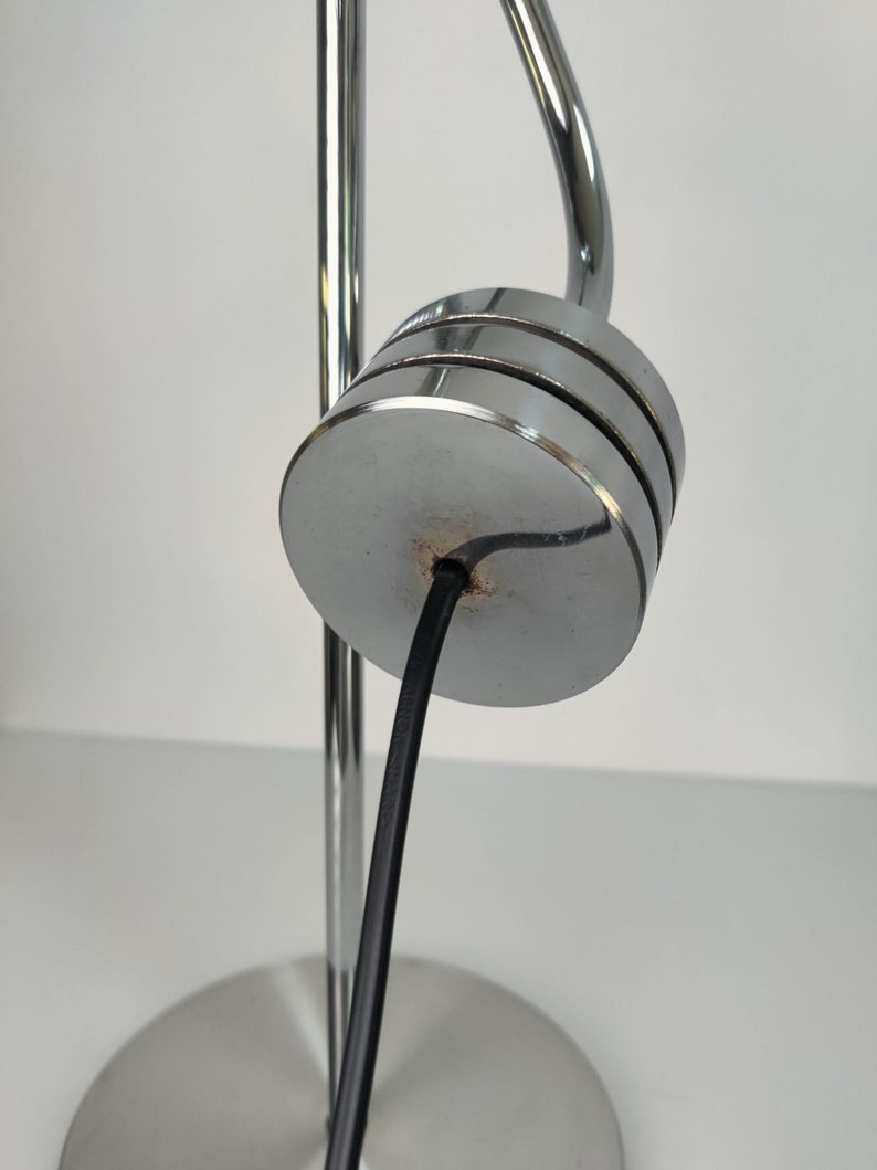 Large_vintage_designer_lamp_with_counterweight,_1970s