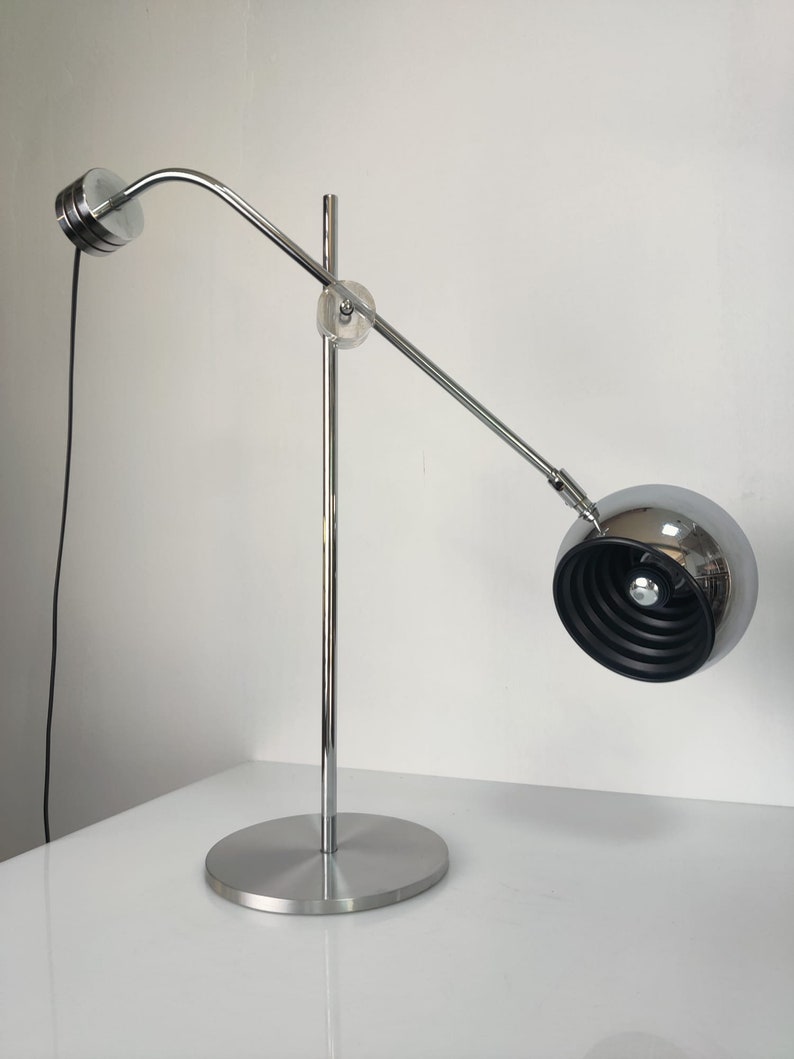 Large_vintage_designer_lamp_with_counterweight,_1970s
