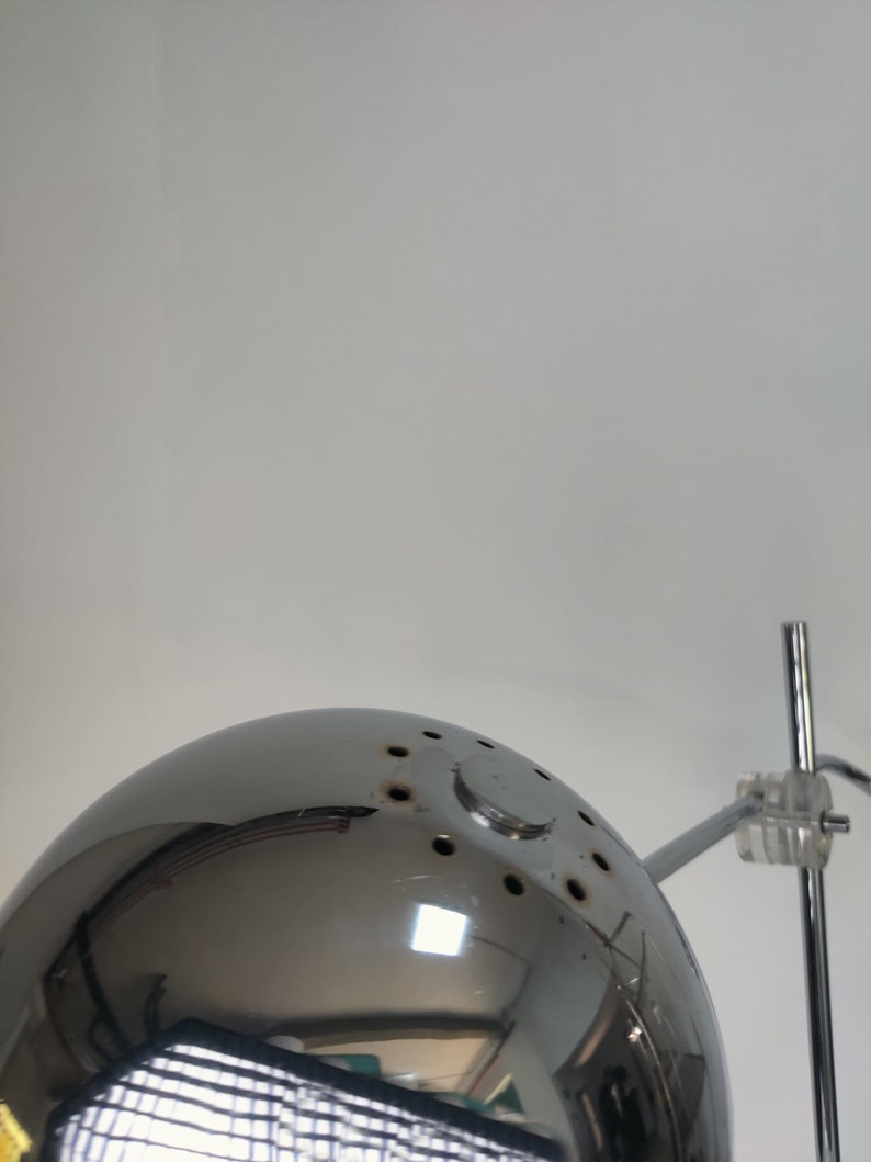 Large_vintage_designer_lamp_with_counterweight,_1970s