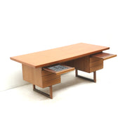 Vintage_Executive_Desk,_1970s,_Europe