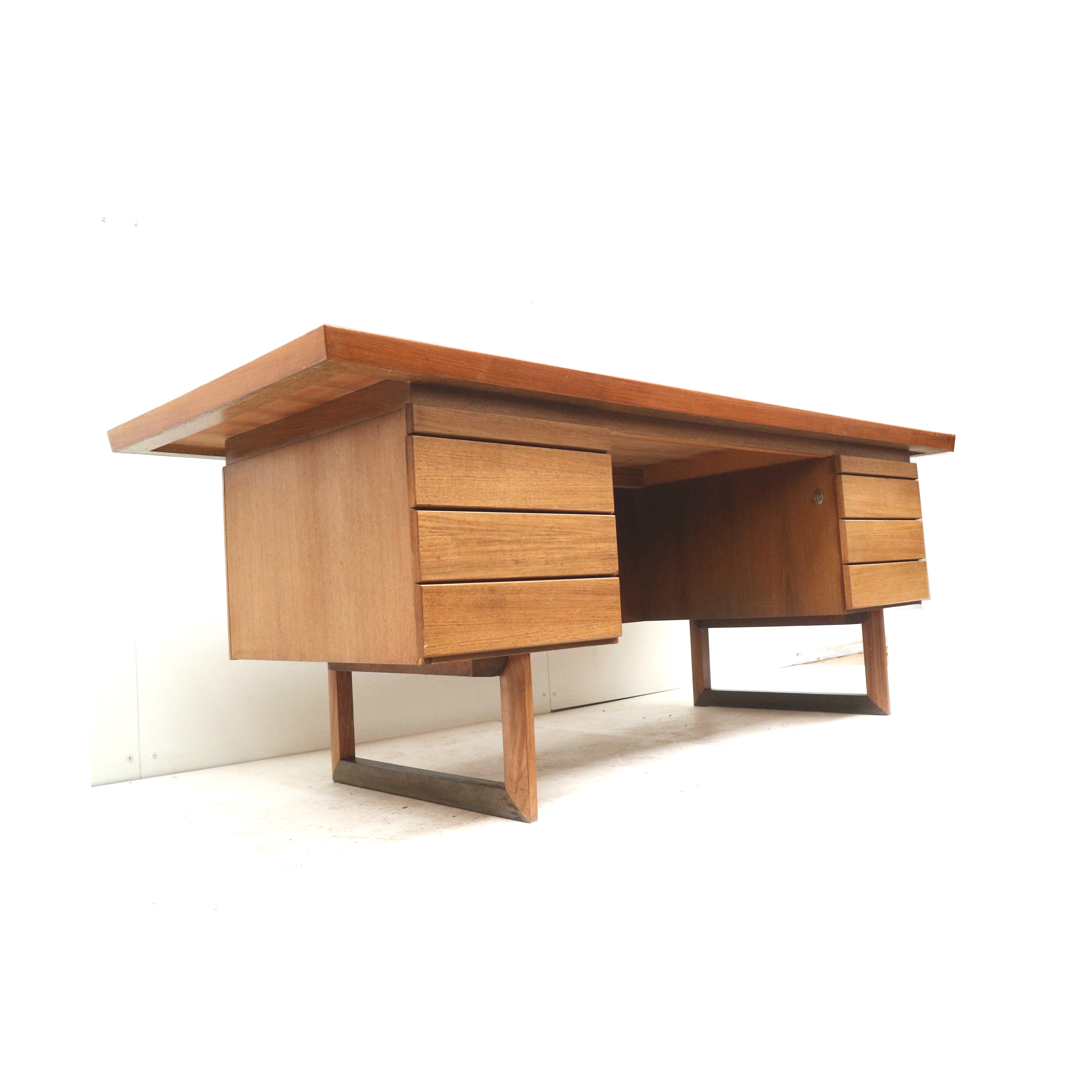 Vintage_Executive_Desk,_1970s,_Europe