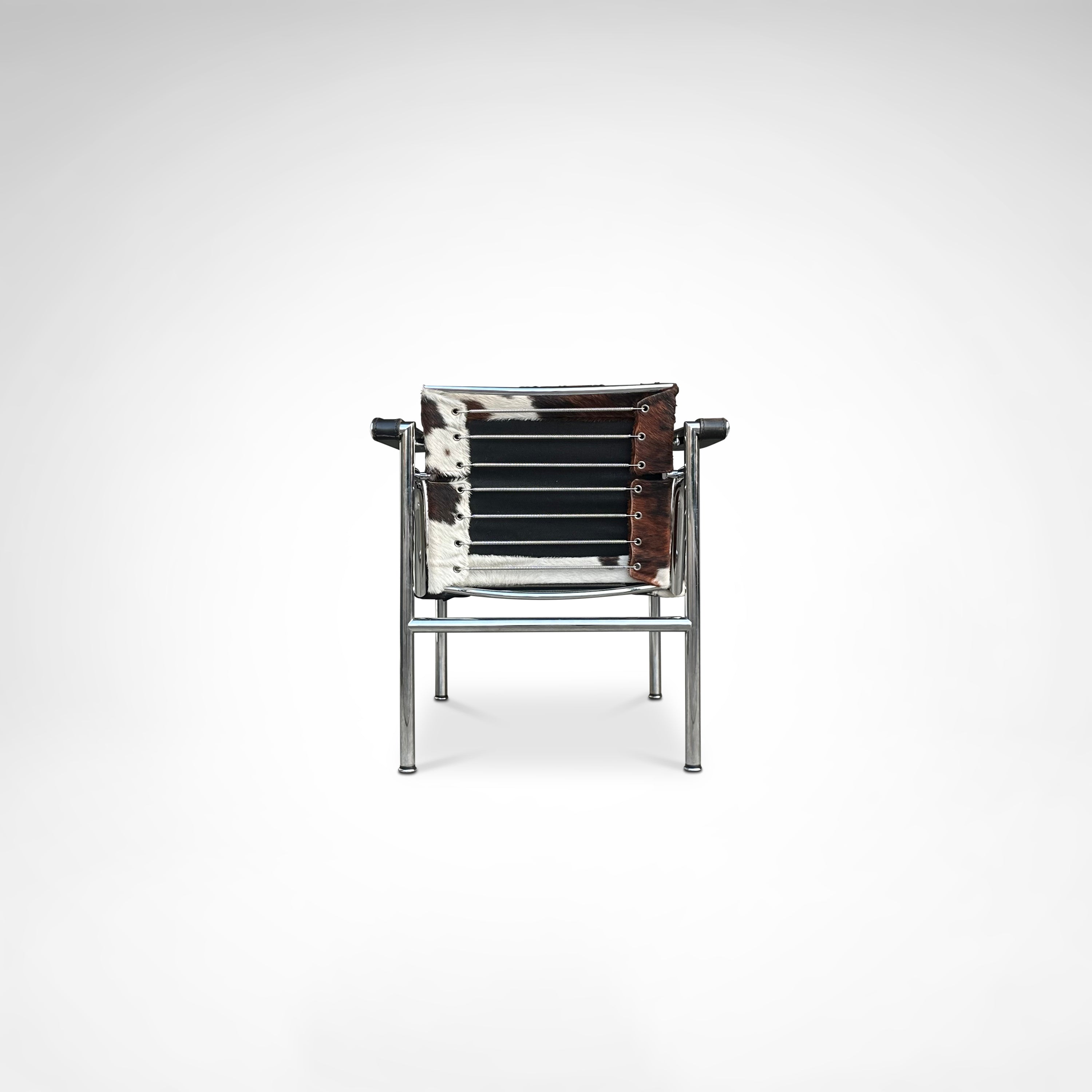 Le_Corbusier_LC1_Pony_Skin_Armchair_for_Cassina,_Italy_1980s