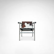 Le_Corbusier_LC1_Pony_Skin_Armchair_for_Cassina,_Italy_1980s