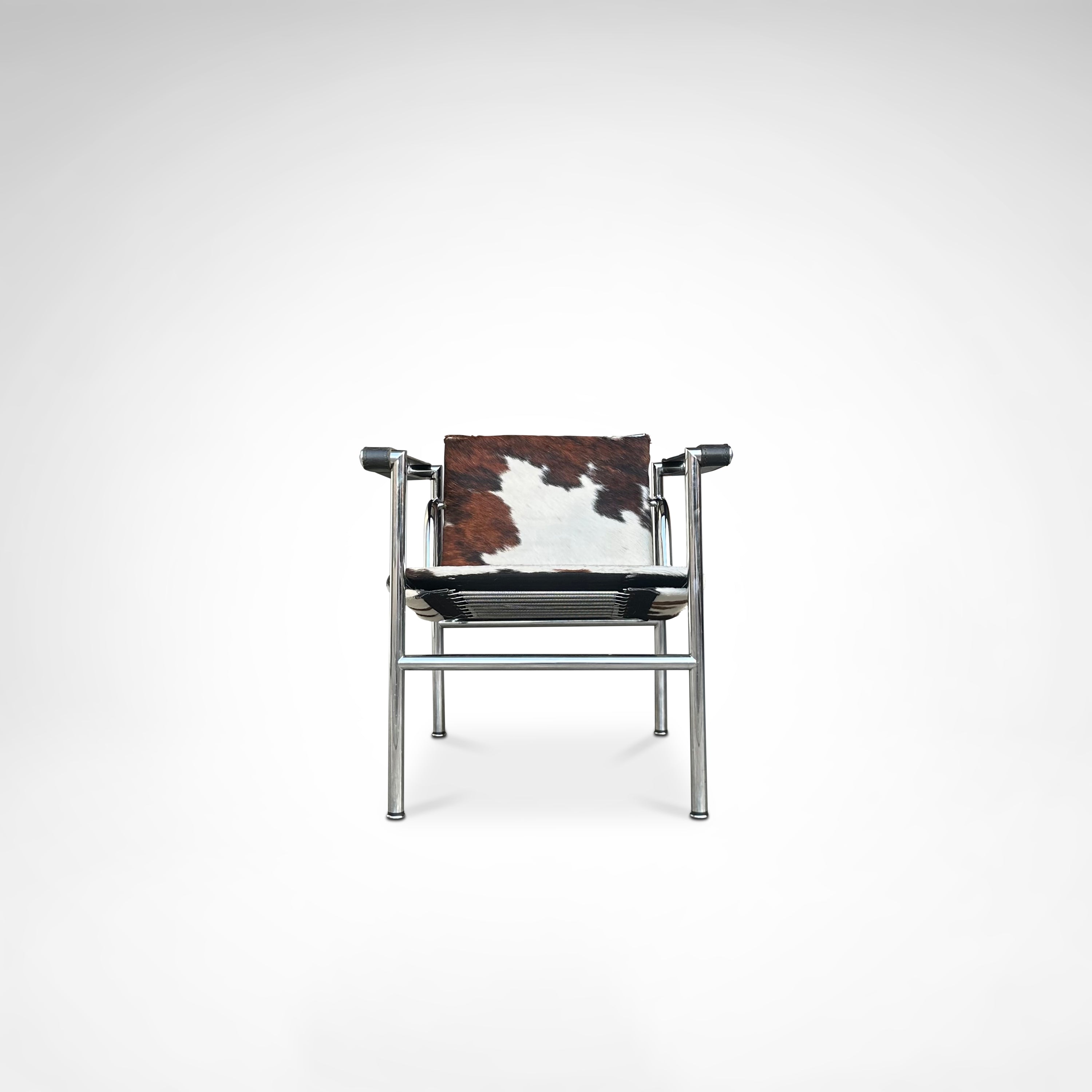Le_Corbusier_LC1_Pony_Skin_Armchair_for_Cassina,_Italy_1980s