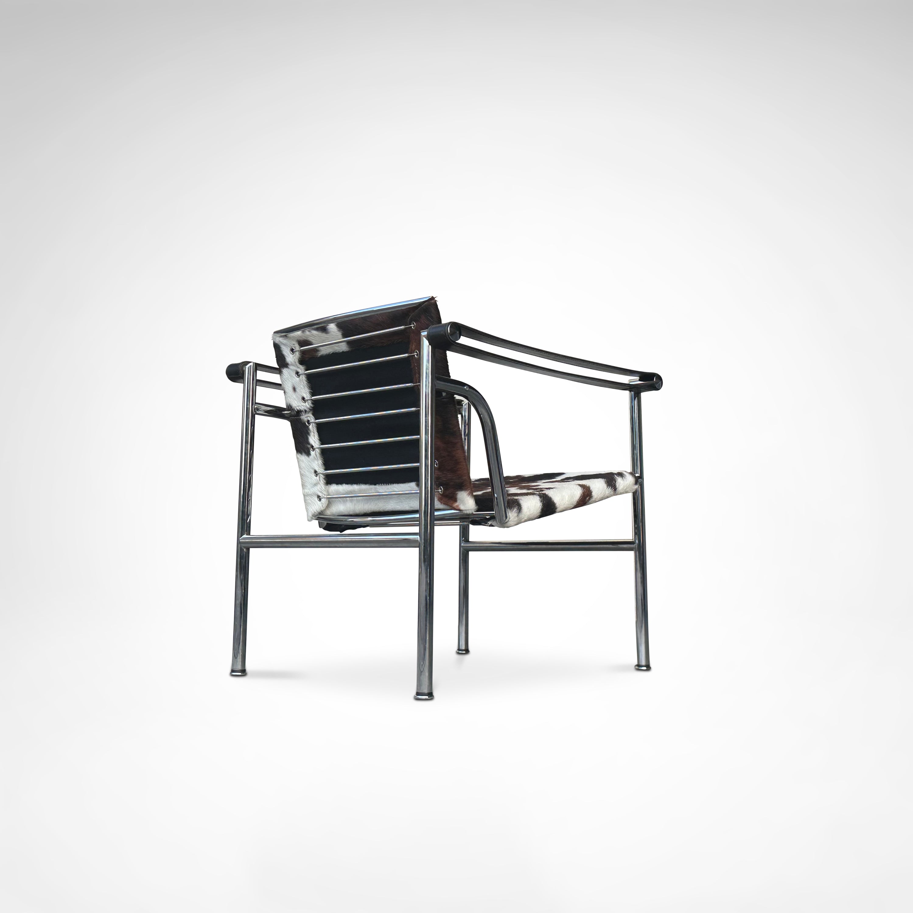 Le_Corbusier_LC1_Pony_Skin_Armchair_for_Cassina,_Italy_1980s