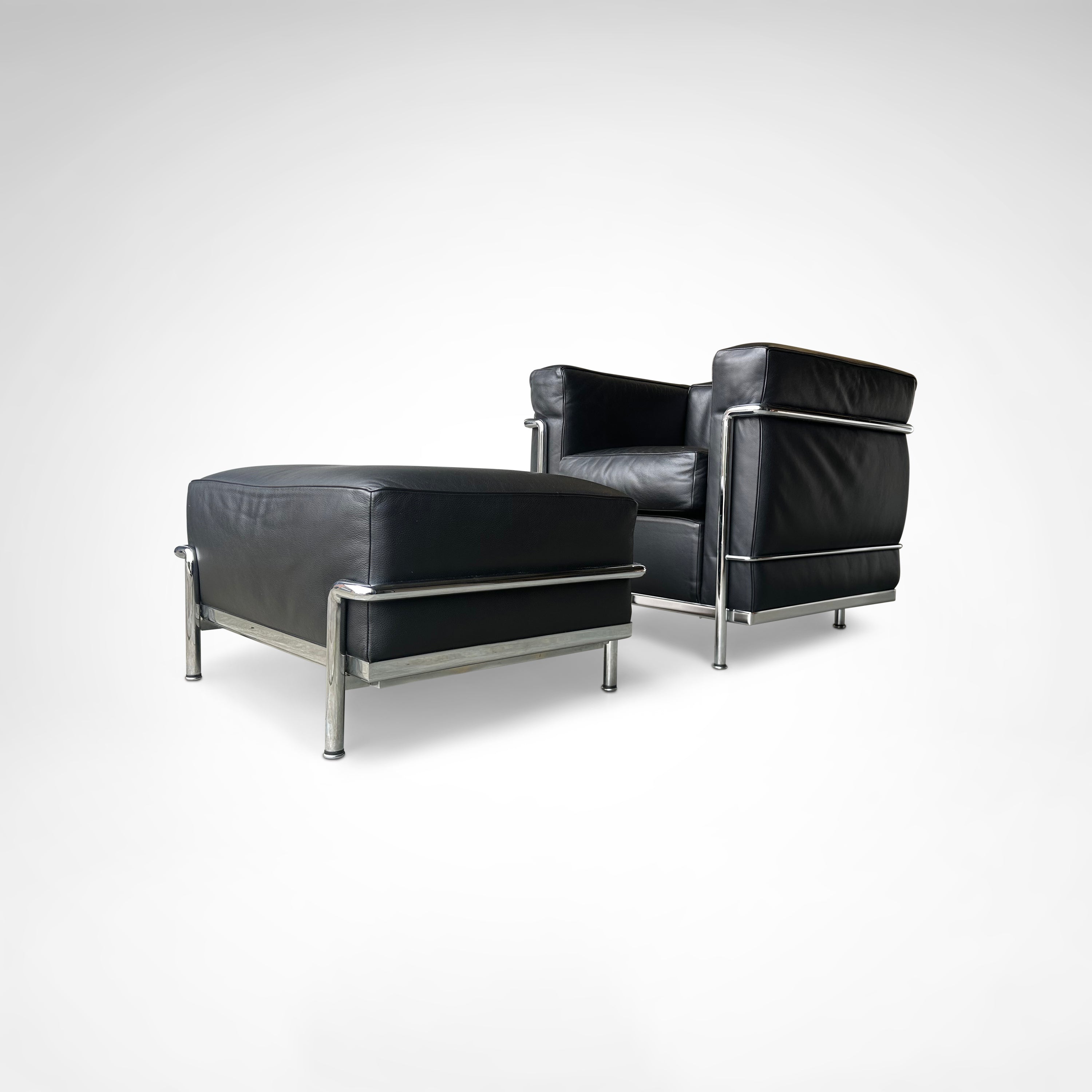 LC2_Armchair_and_Ottoman_Set_by_Le_Corbusier_for_Cassina,_1990s,_Italy