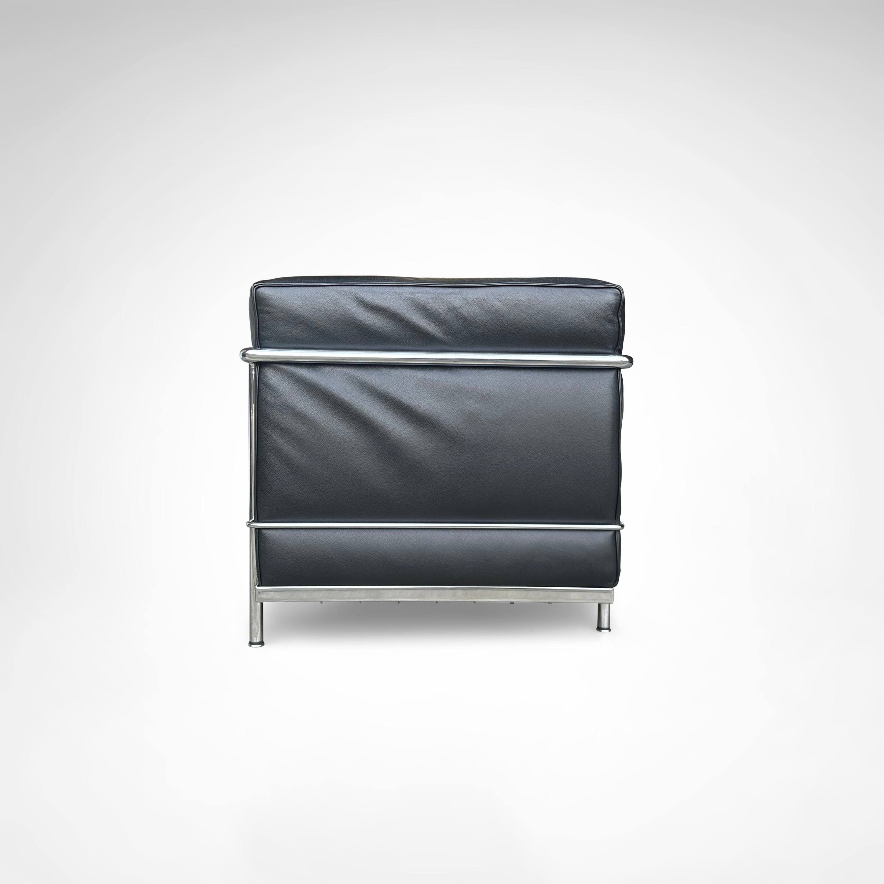 LC2_Armchair_and_Ottoman_Set_by_Le_Corbusier_for_Cassina,_1990s,_Italy