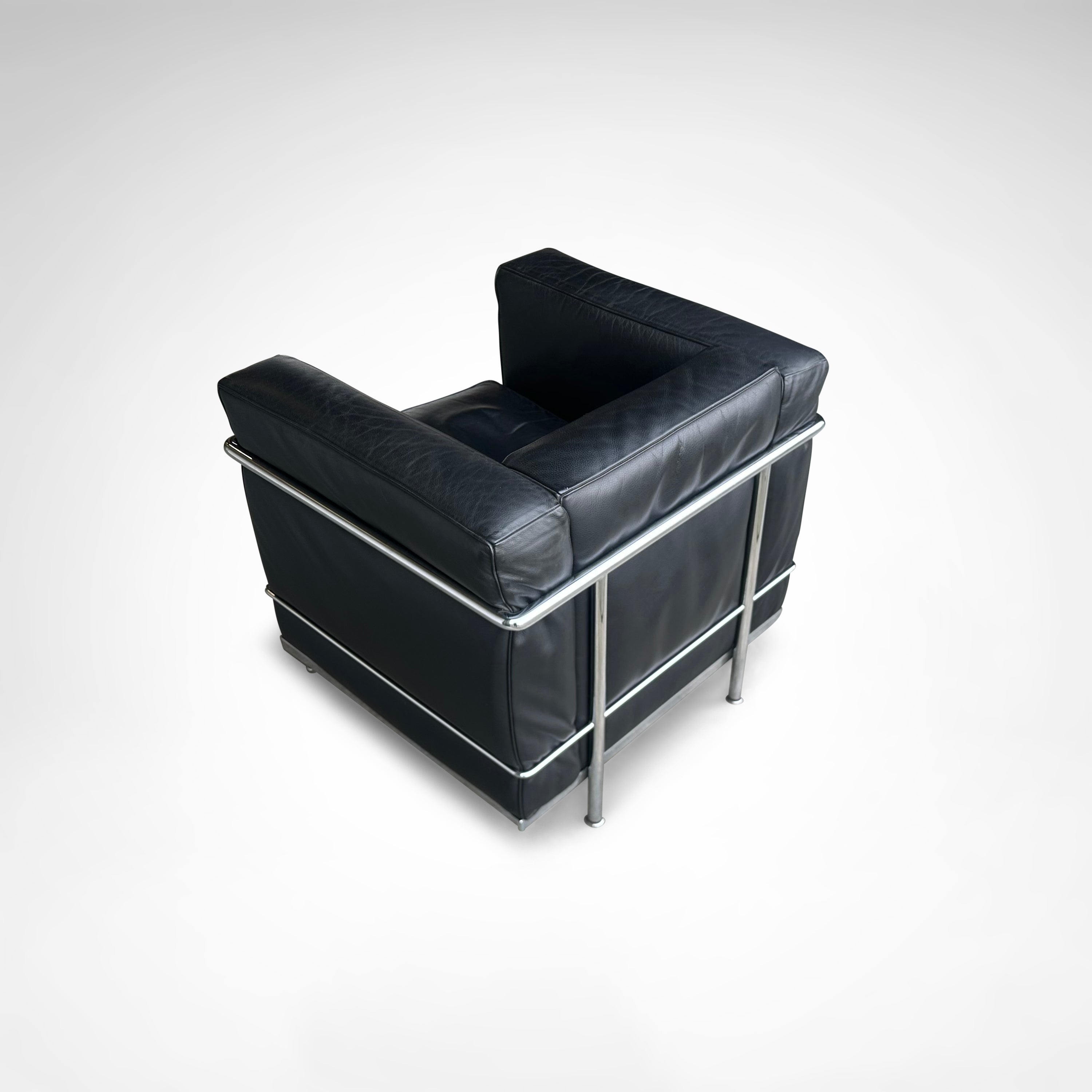 LC2_Armchair_and_Ottoman_Set_by_Le_Corbusier_for_Cassina,_1990s,_Italy