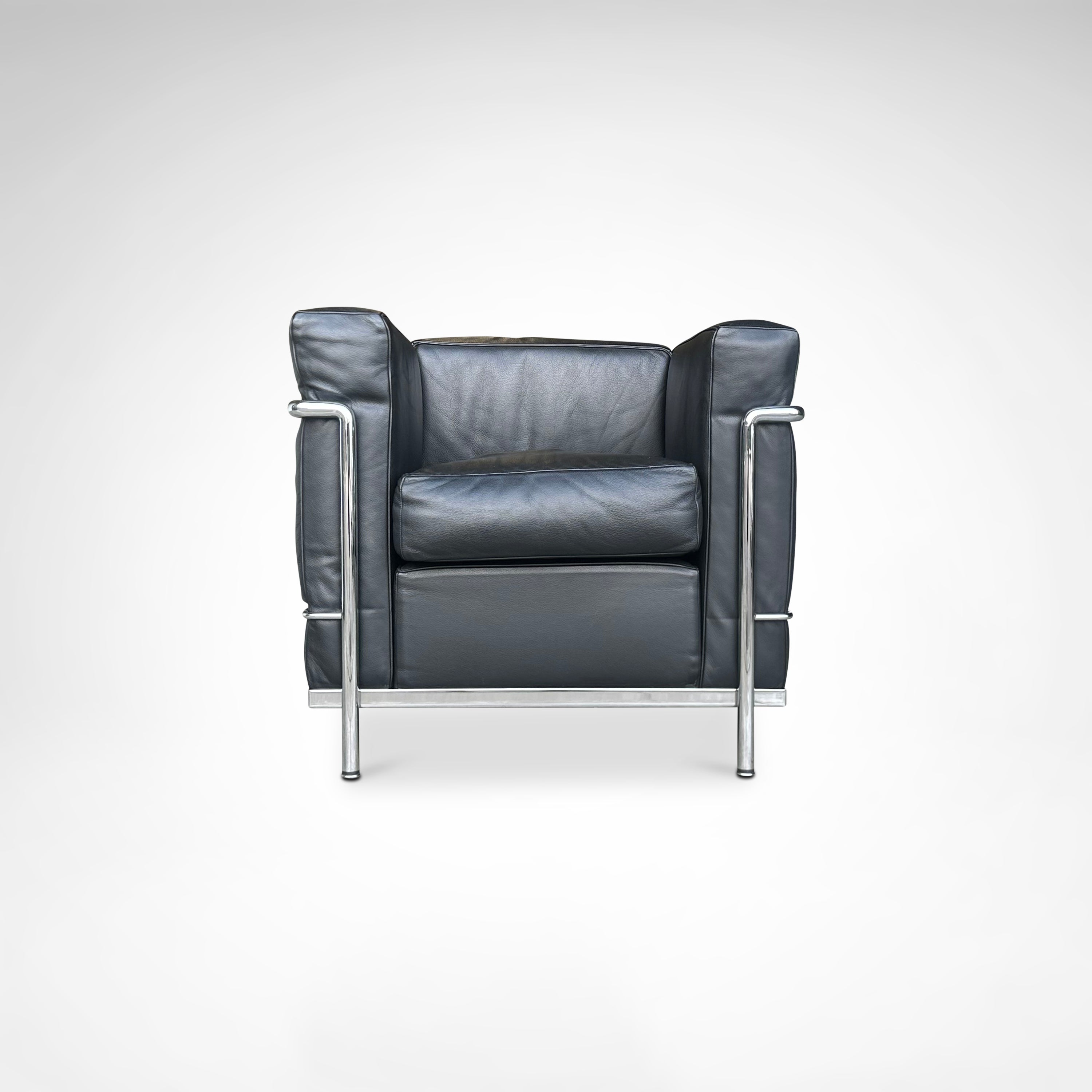 LC2_Armchair_by_Le_Corbusier_for_Cassina,_1990s,_Italy