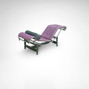 LC4_limited_edition_chaise_longue_by_Le_Corbusier_for_Cassina_1990s