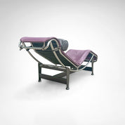 LC4_limited_edition_chaise_longue_by_Le_Corbusier_for_Cassina_1990s