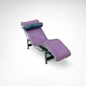 LC4_limited_edition_chaise_longue_by_Le_Corbusier_for_Cassina_1990s