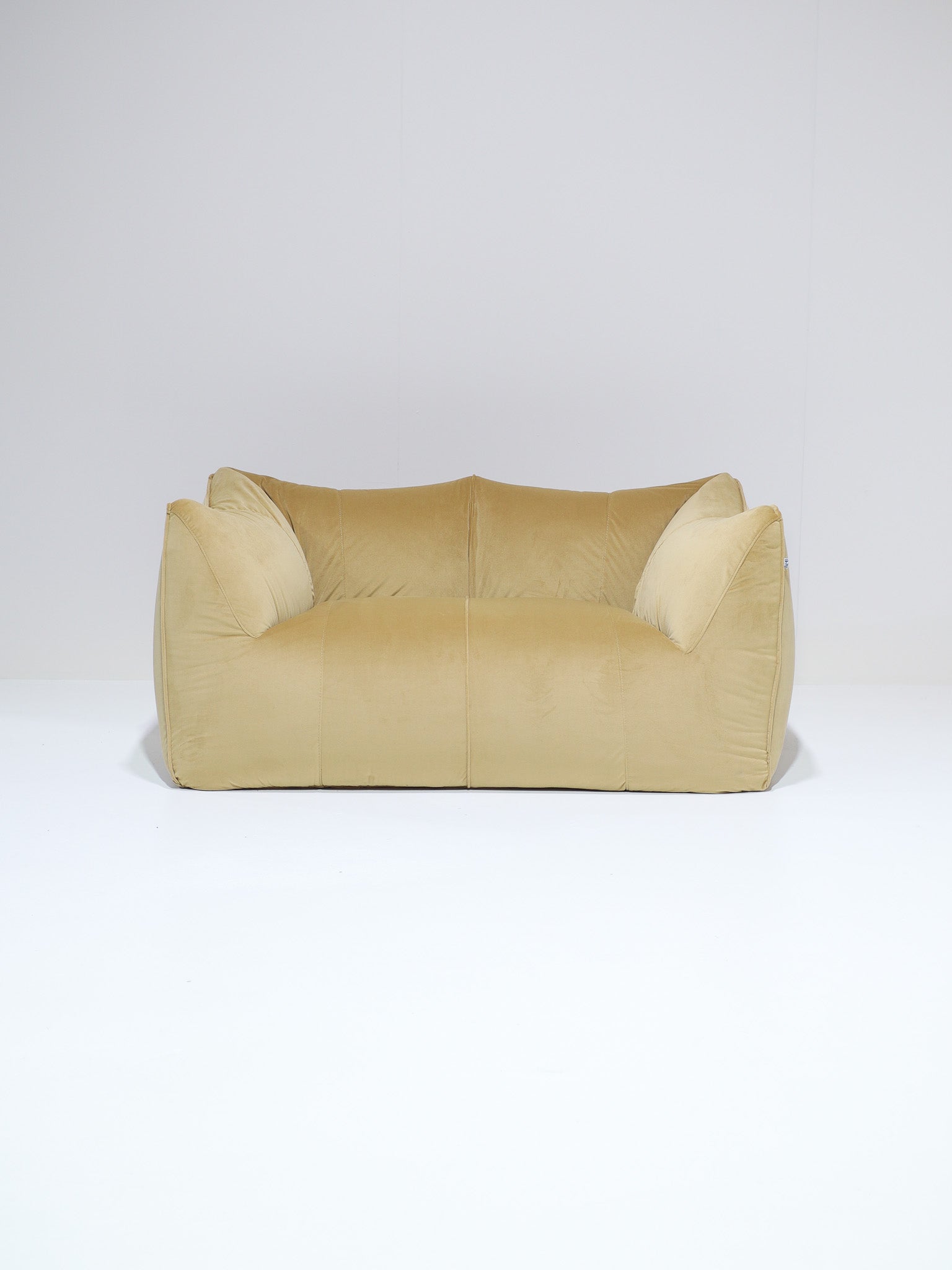 Le_Bambole_Two-Seater_Sofa_by_Mario_Bellini_for_B&B_Italia,_1978,_Italy