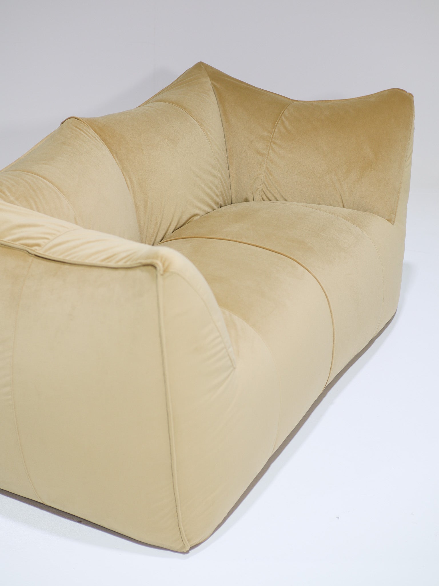 Le_Bambole_Two-Seater_Sofa_by_Mario_Bellini_for_B&B_Italia,_1978,_Italy