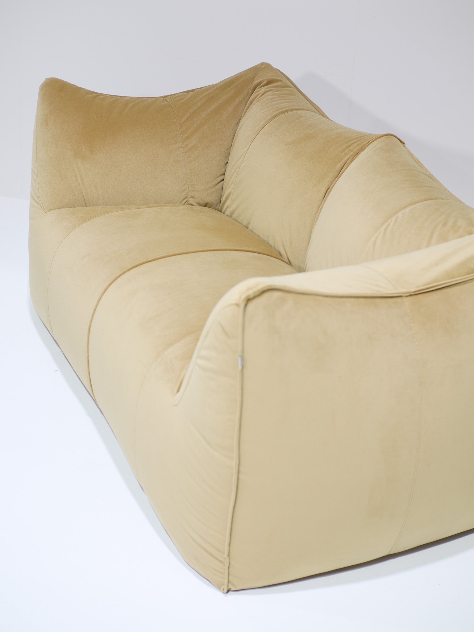 Le_Bambole_Two-Seater_Sofa_by_Mario_Bellini_for_B&B_Italia,_1978,_Italy