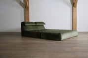 Le_bambole_bed_in_green_velvet_By_Mario_Bellini_for_B&B_Italia,_1970s