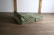 Le_bambole_bed_in_green_velvet_By_Mario_Bellini_for_B&B_Italia,_1970s