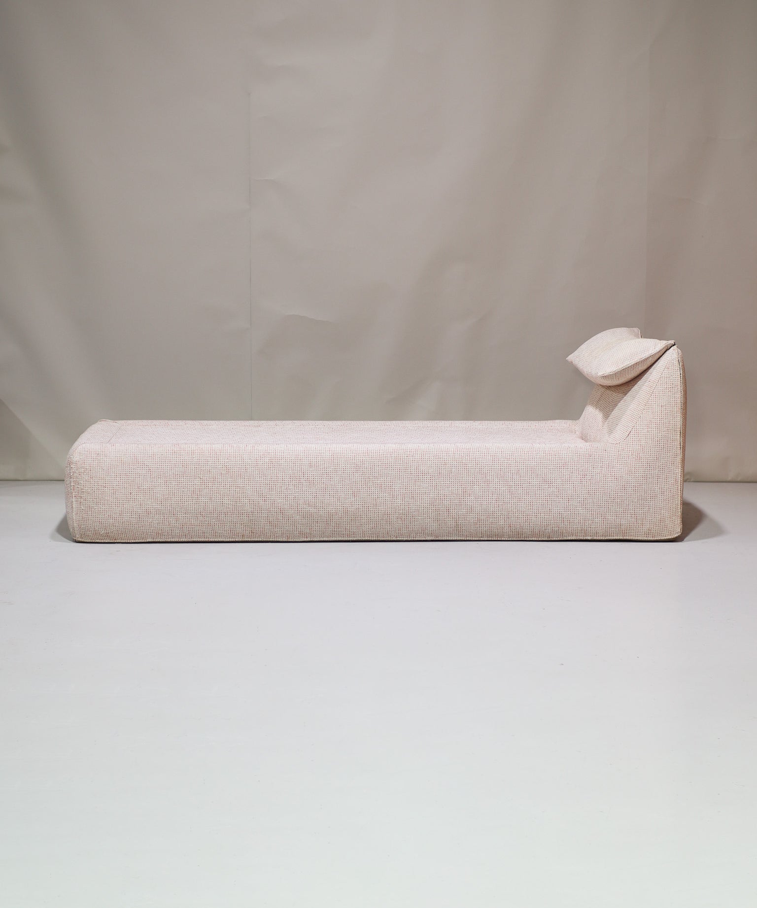 Le_Bambole_daybed_B&B_Italia_Mario_Bellini_Italy_1970s