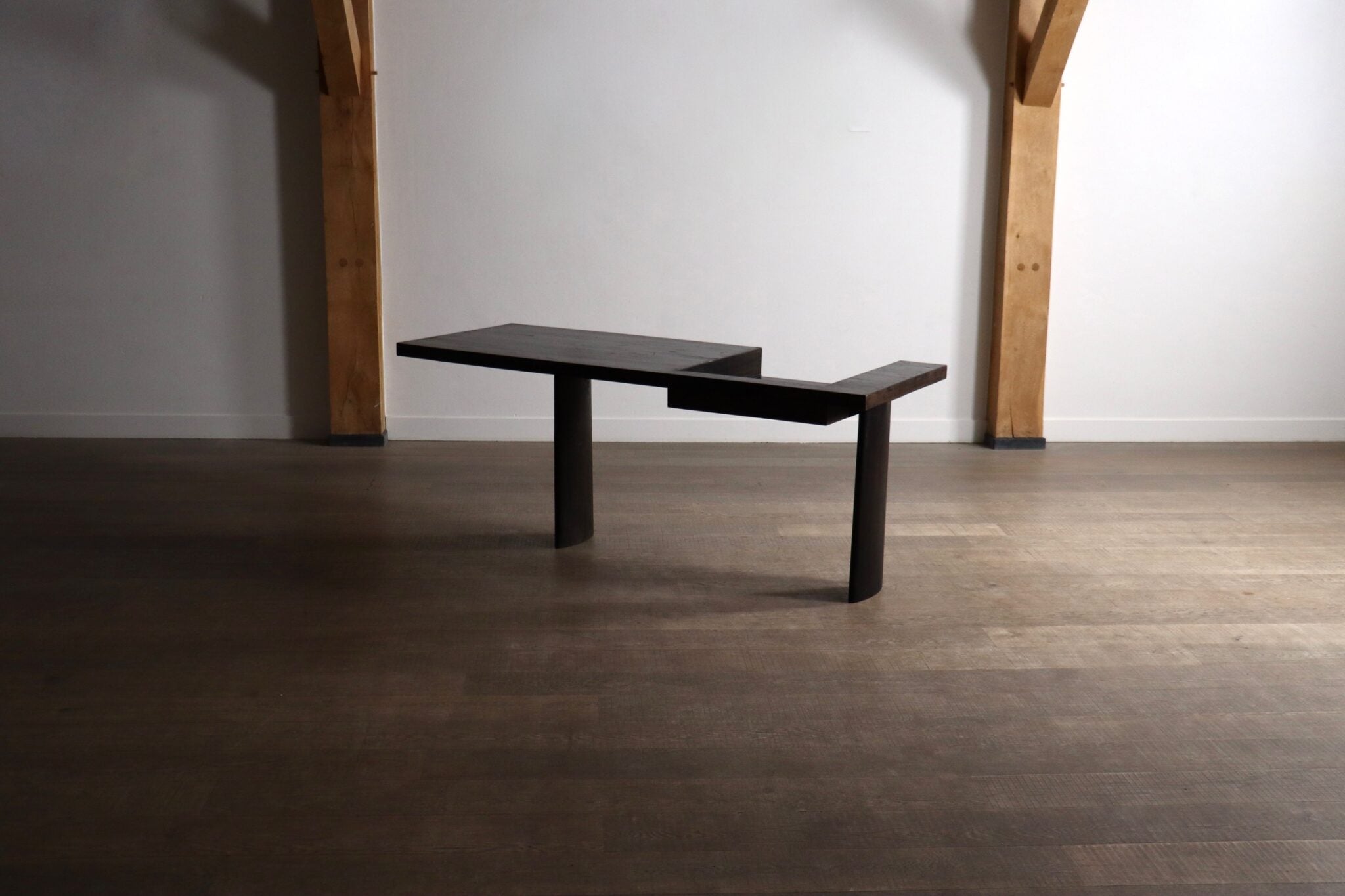 Le_Corbusier_&_Balkrishna_Doshi_LC/BD-01-A_Ahmedabad_Console_Desk,_India,_1960s