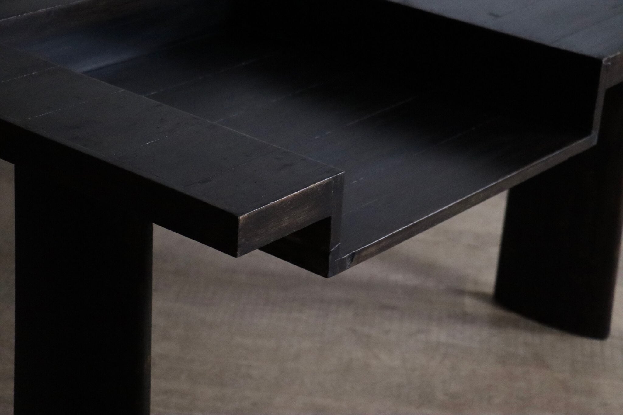 Le_Corbusier_&_Balkrishna_Doshi_LC/BD-01-A_Ahmedabad_Console_Desk,_India,_1960s