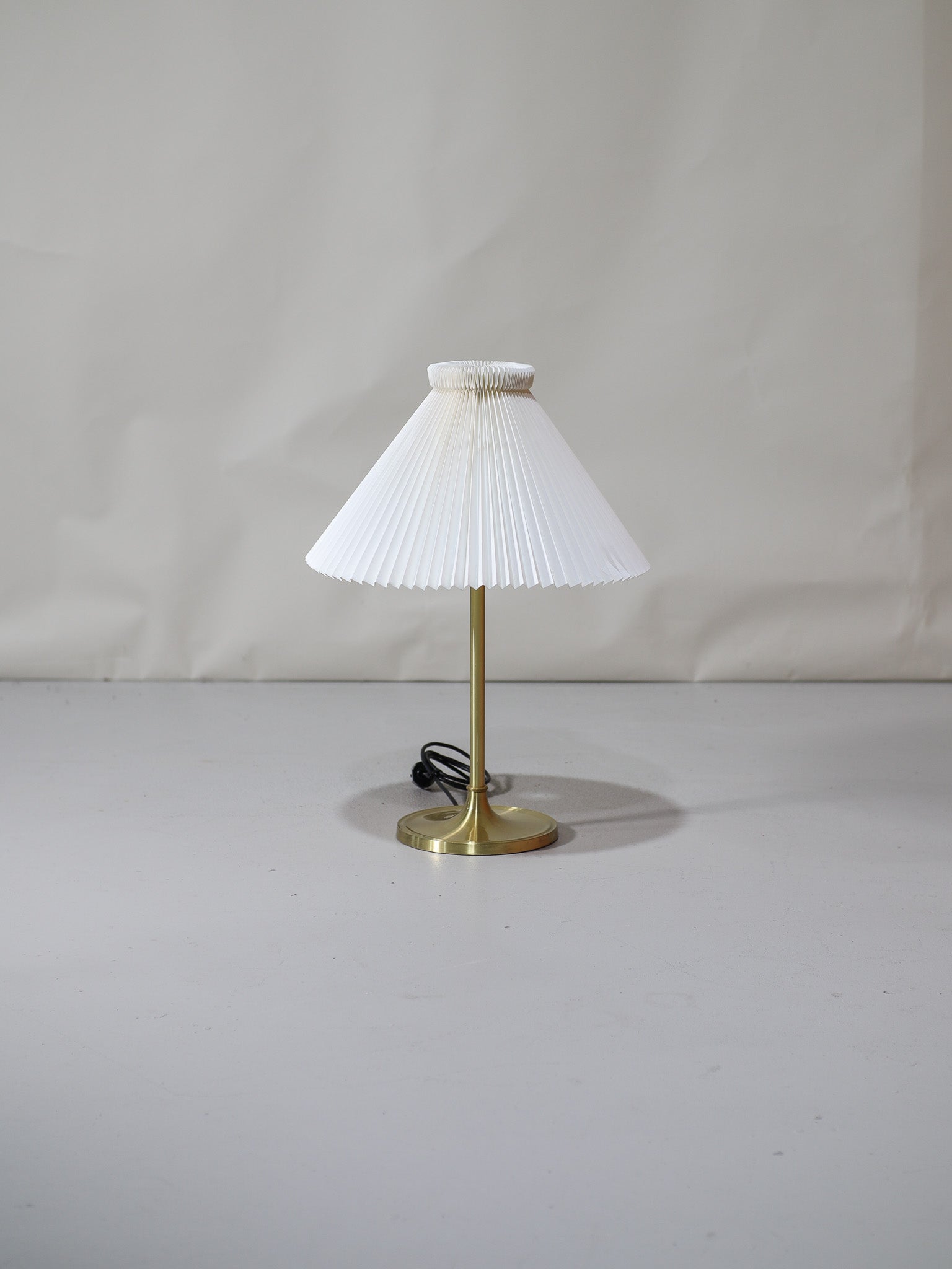 Le_Klint_328_table_lamp_Danish_vintage_brass_pleated_shade