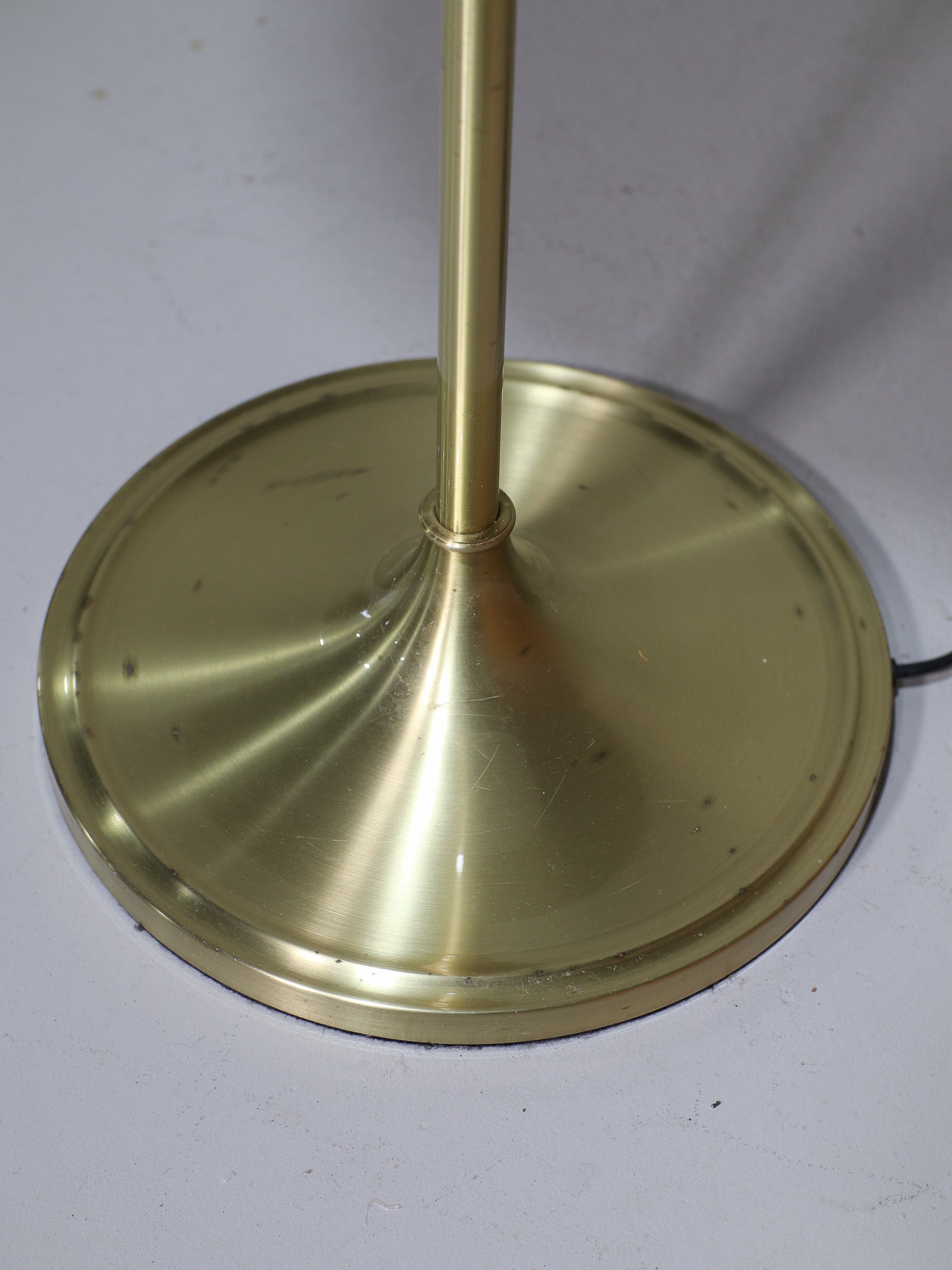 Le_Klint_339_floor_lamp_Danish_vintage_brass_pleated_shade