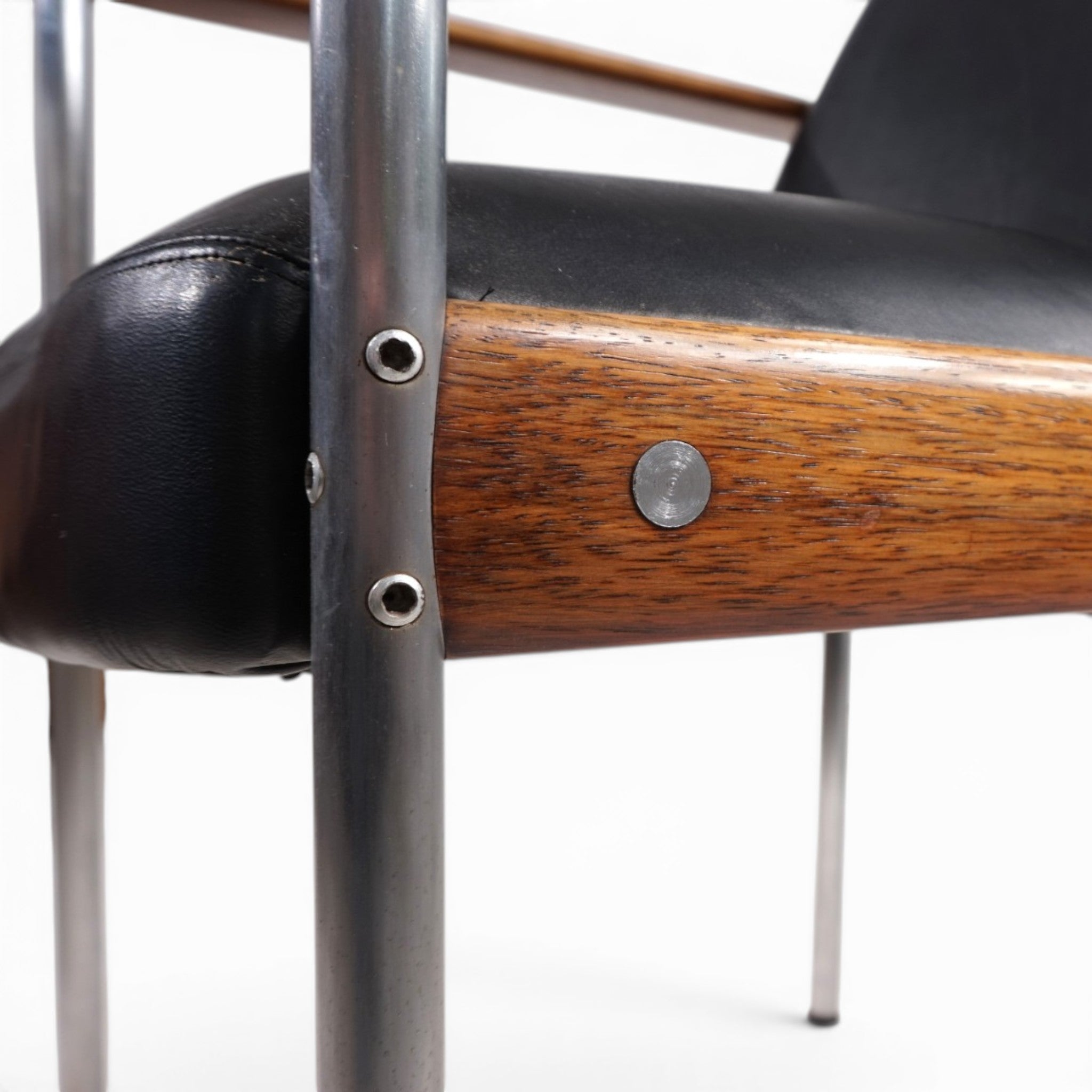 Sven_Ivar_Dysthe_Dokka_Armchair_in_Rosewood_and_Black_Leather_for_Dokka_Møbler,_Norway_1960s