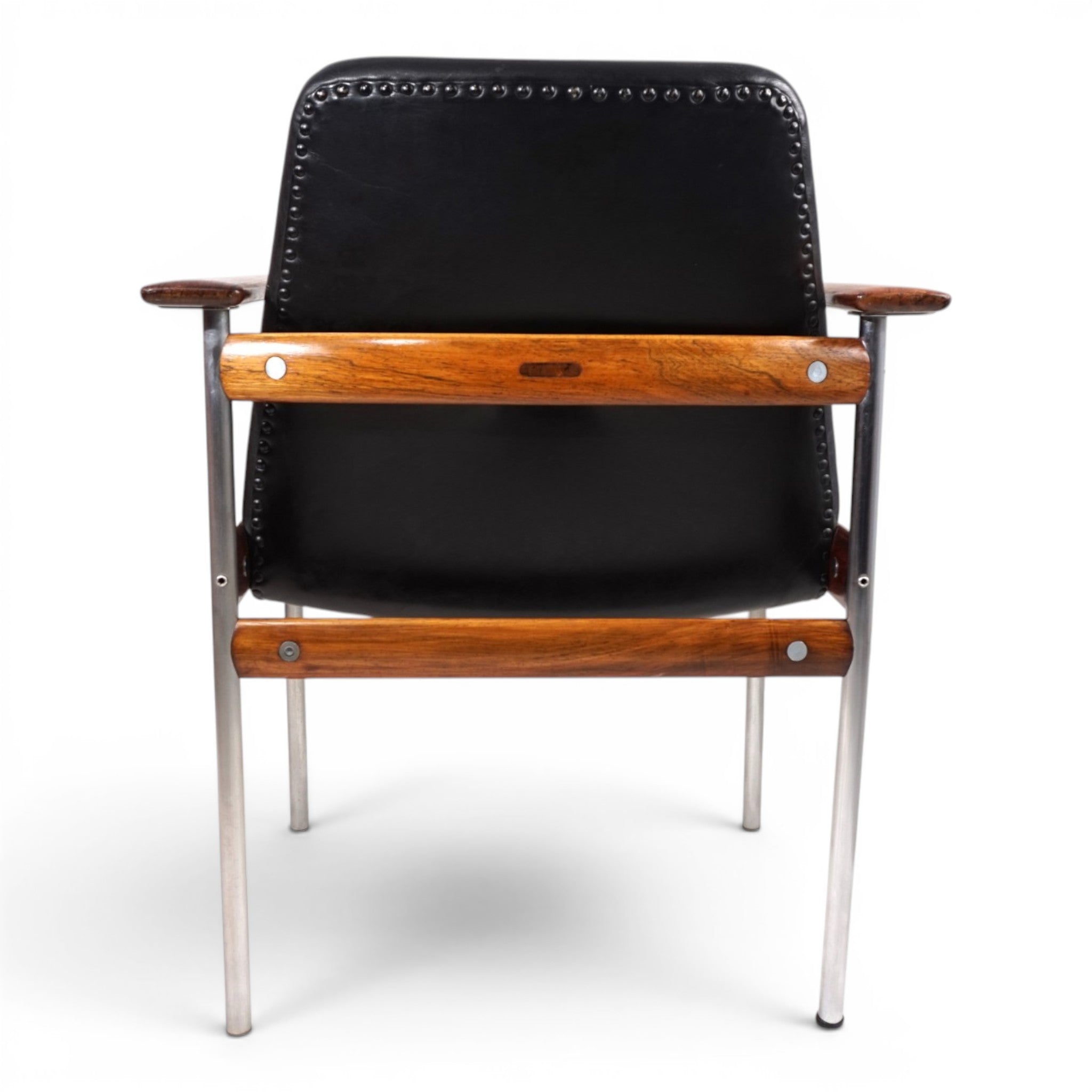 Sven_Ivar_Dysthe_Dokka_Armchair_in_Rosewood_and_Black_Leather_for_Dokka_Møbler,_Norway_1960s