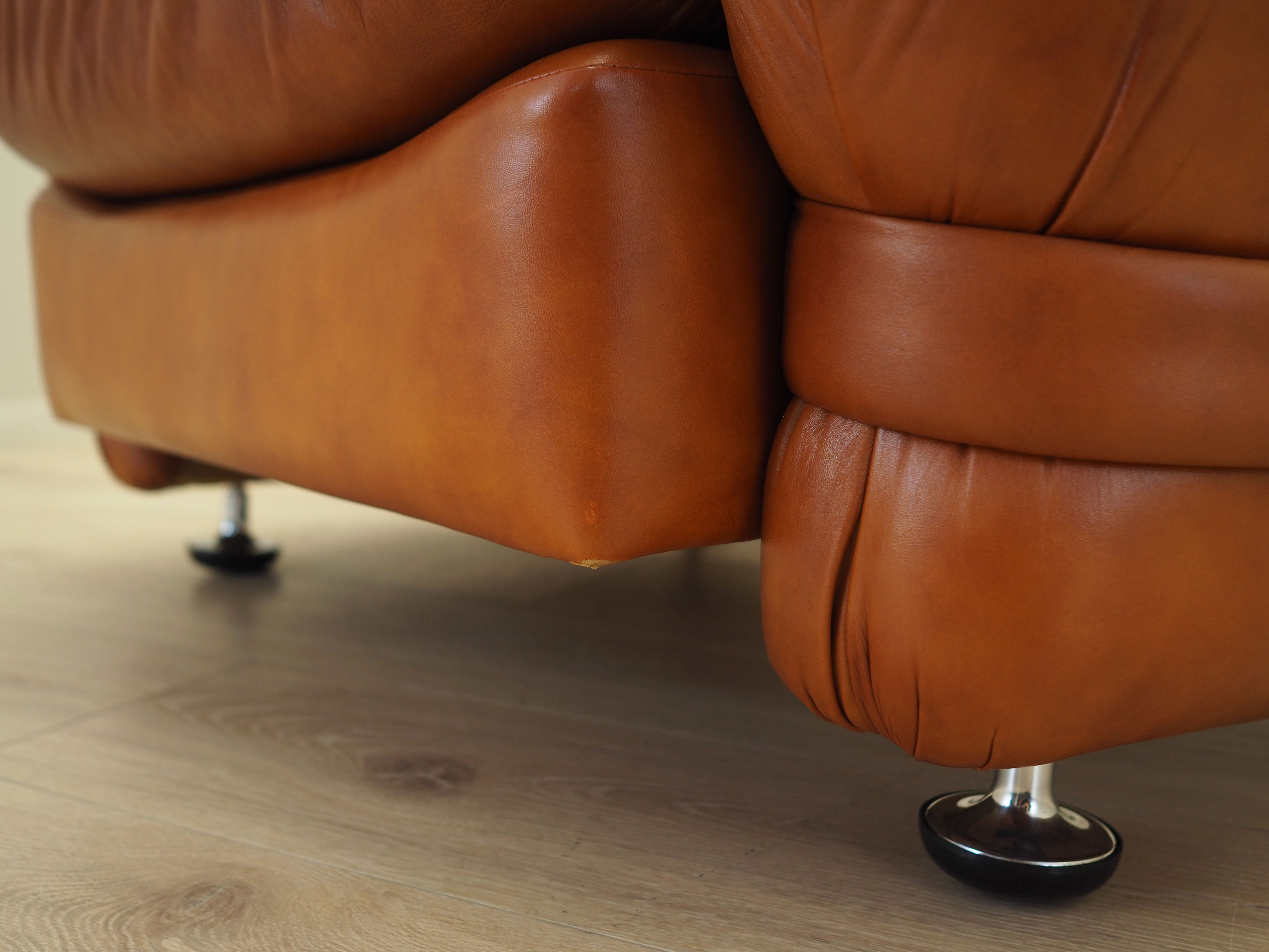 Leather_Armchair,_Italian_Design,_Natural_Leather,_1970s,_Italy