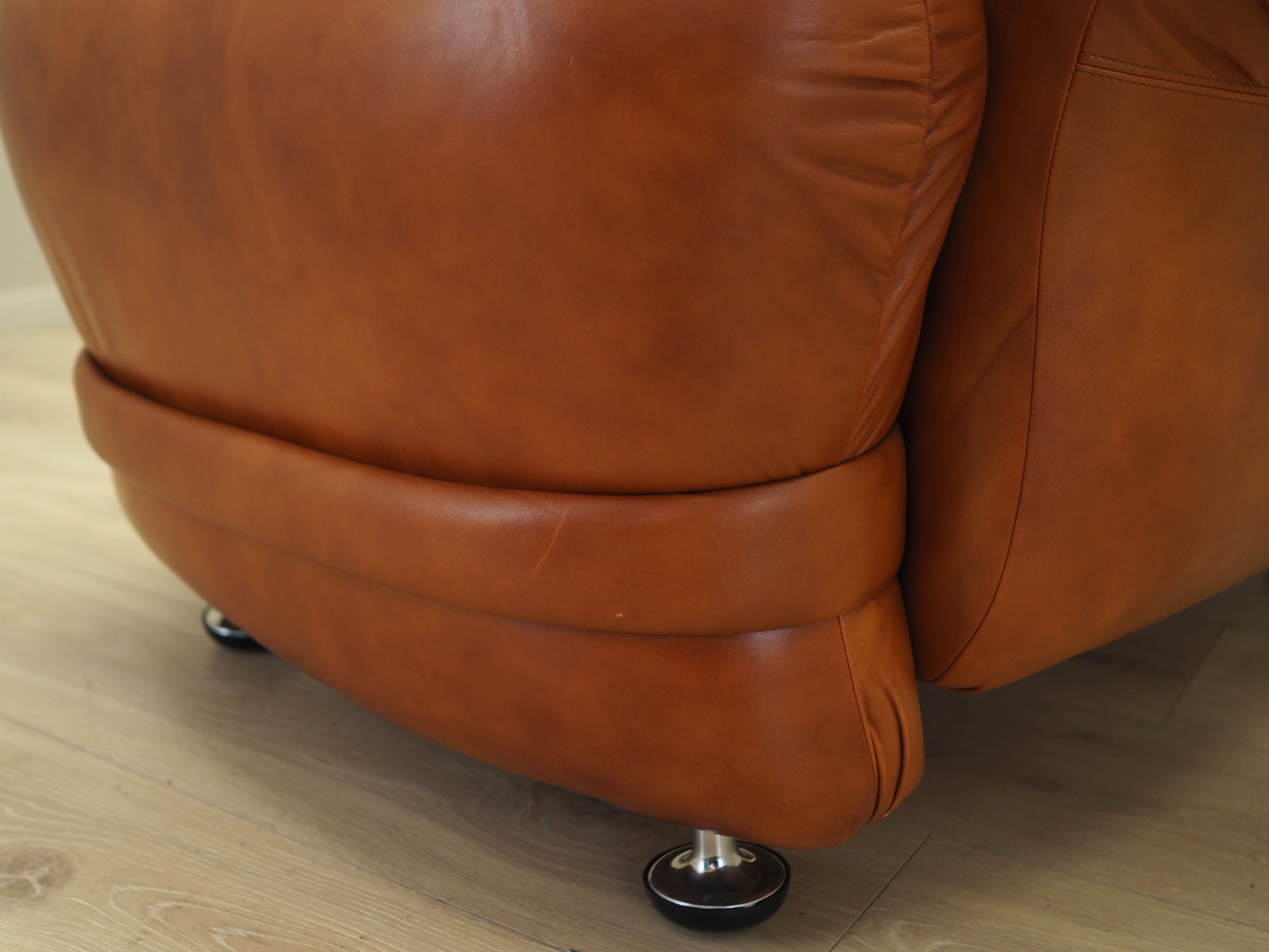 Leather_Armchair,_Italian_Design,_Natural_Leather,_1970s,_Italy