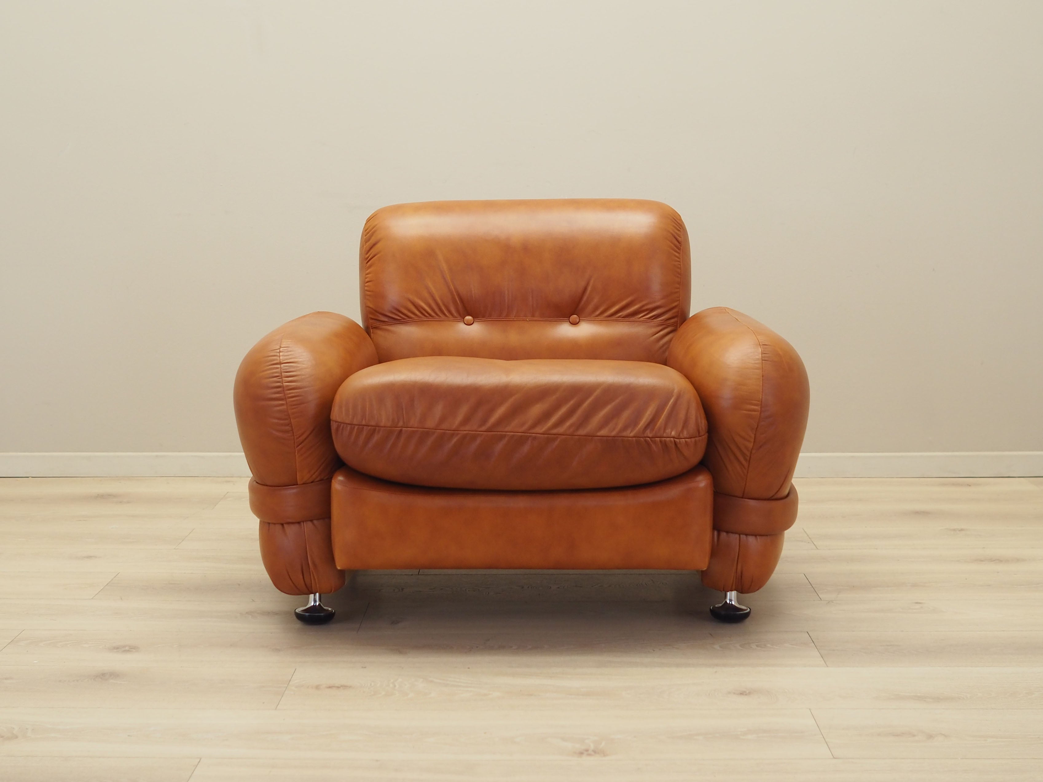 Leather_Armchair,_Italian_Design,_Natural_Leather,_1970s,_Italy