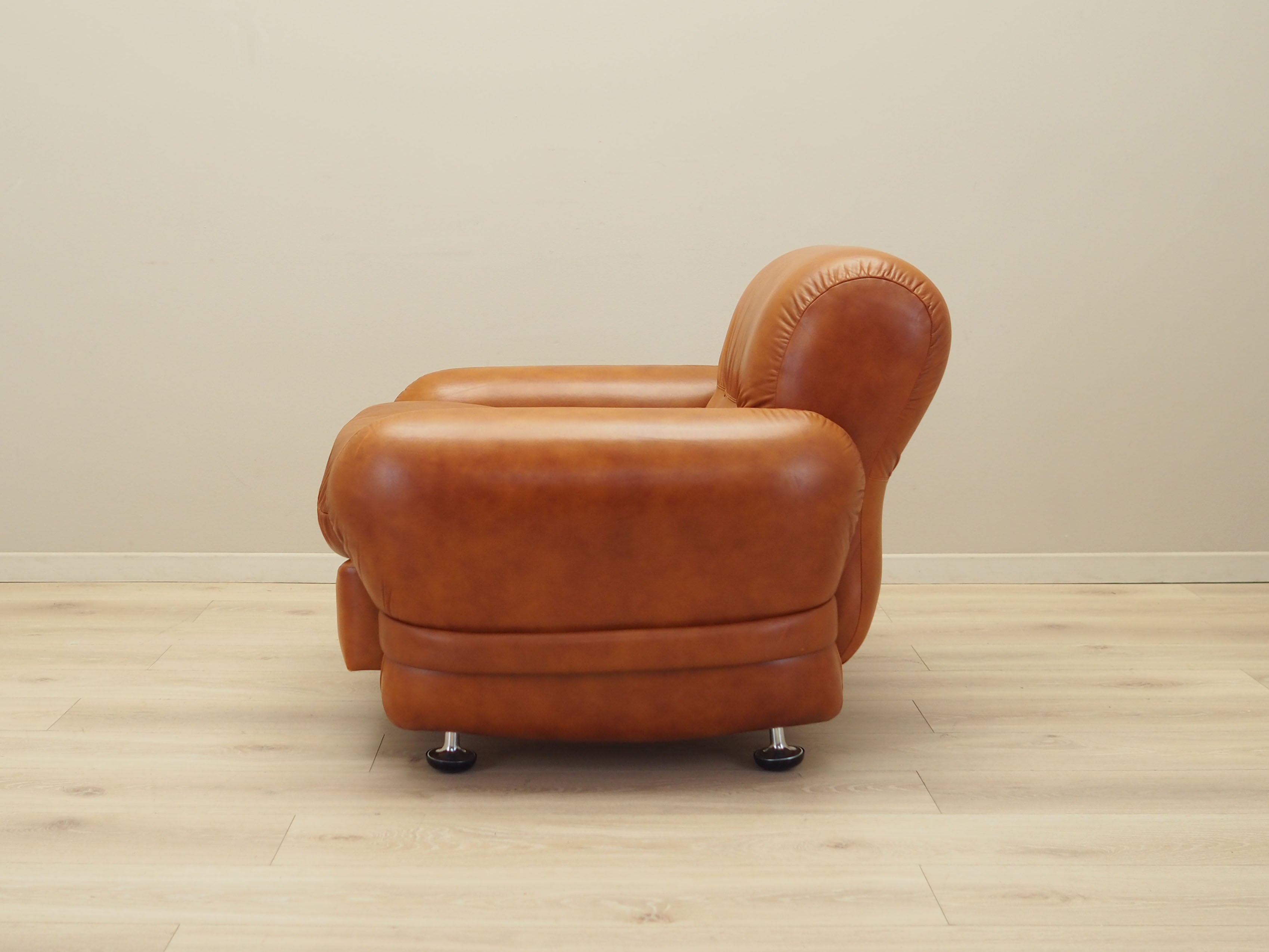 Leather_Armchair,_Italian_Design,_Natural_Leather,_1970s,_Italy