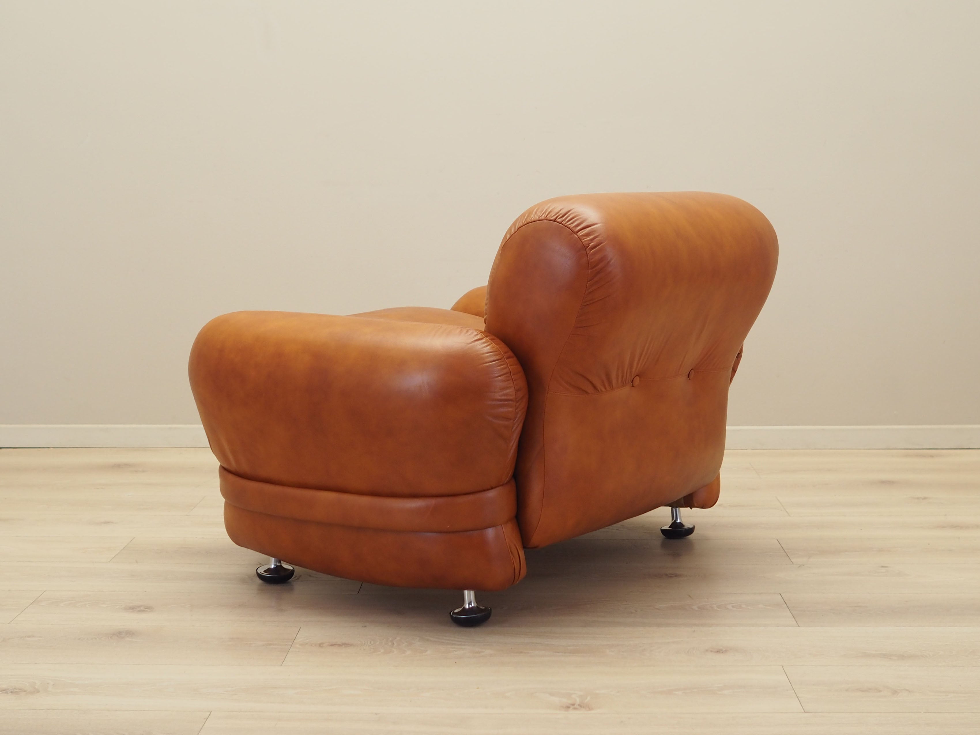 Leather_Armchair,_Italian_Design,_Natural_Leather,_1970s,_Italy