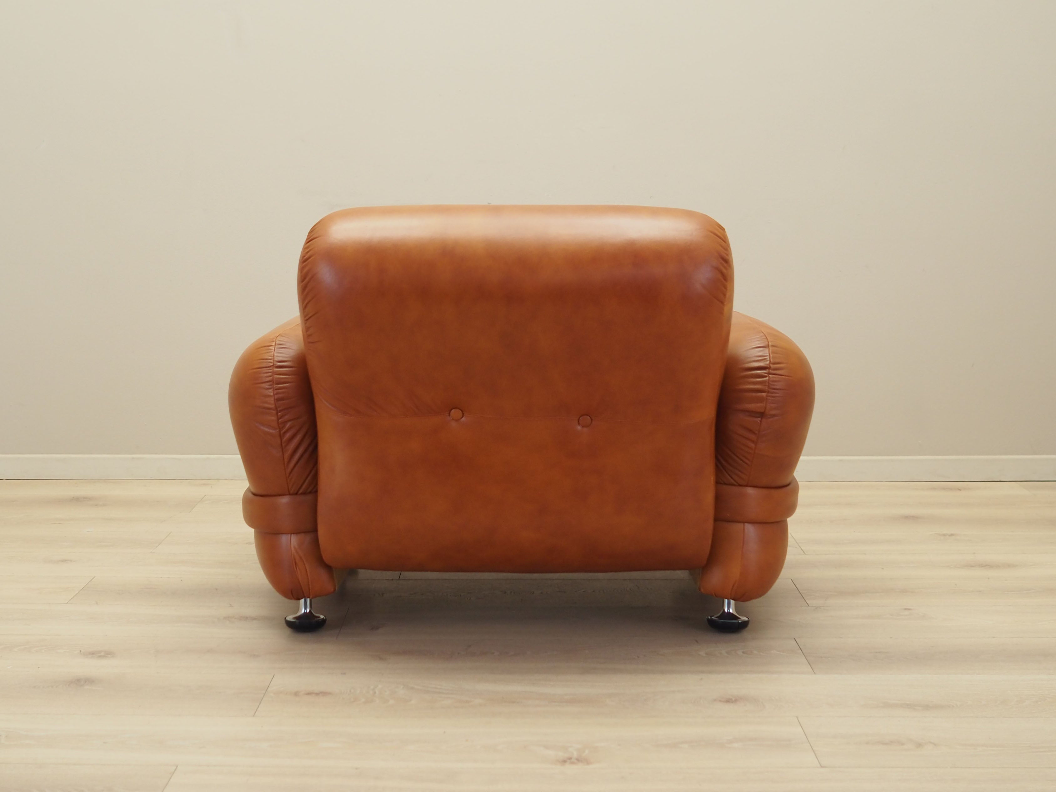 Leather_Armchair,_Italian_Design,_Natural_Leather,_1970s,_Italy