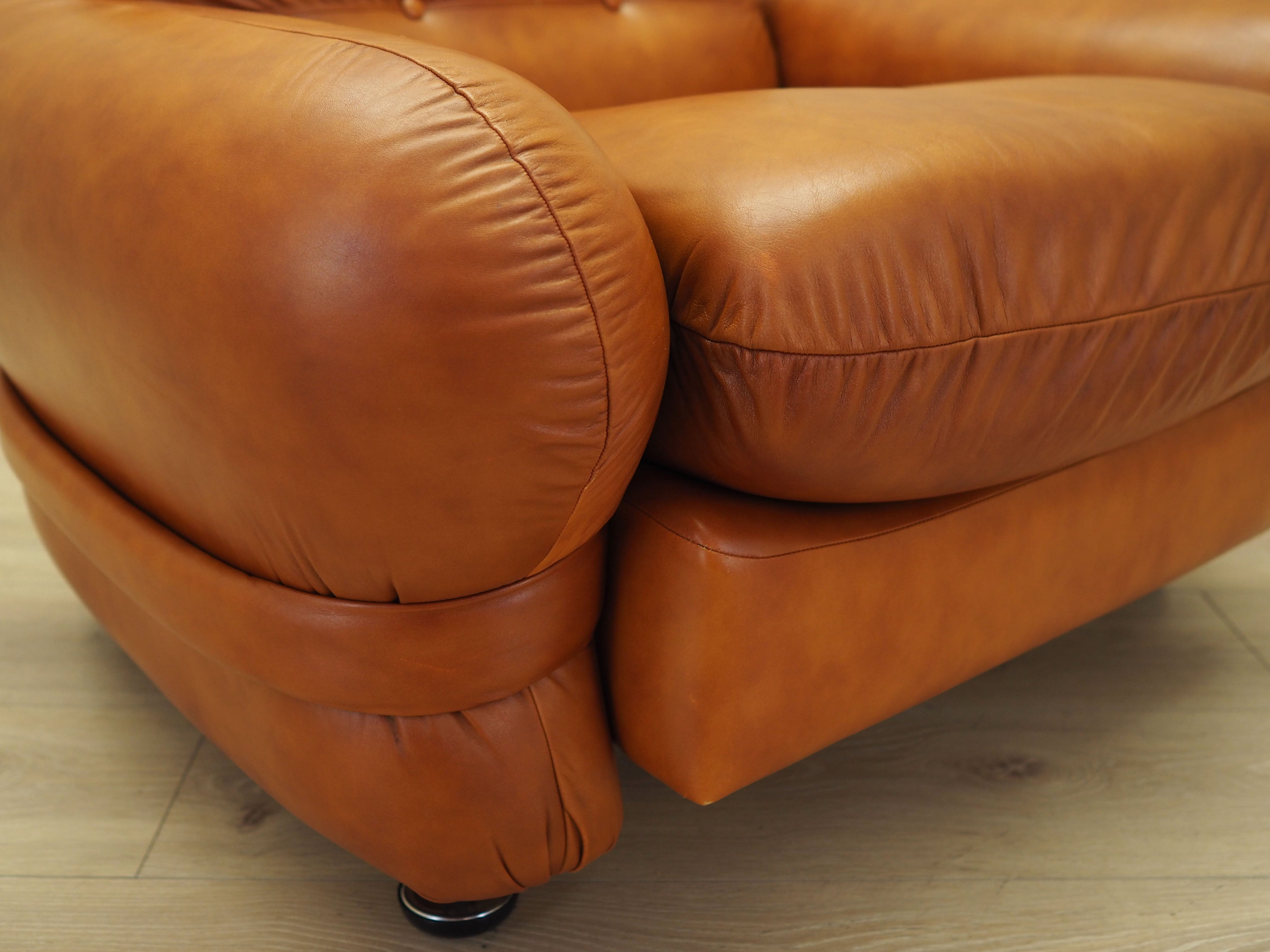 Leather_Armchair,_Italian_Design,_Natural_Leather,_1970s,_Italy