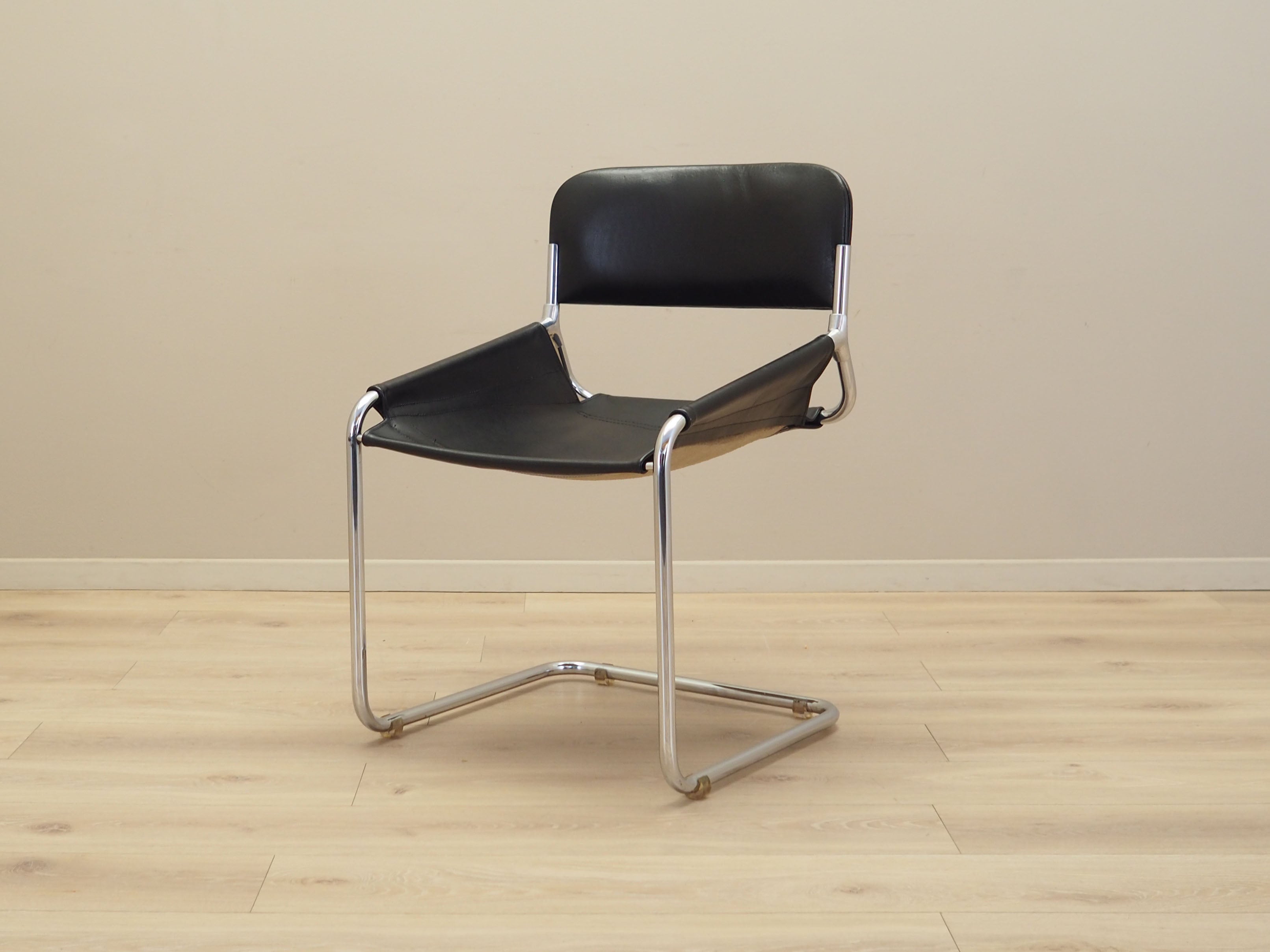 Leather_Chair,_Metal_Frame,_Natural_Leather,_1970s,_Italy