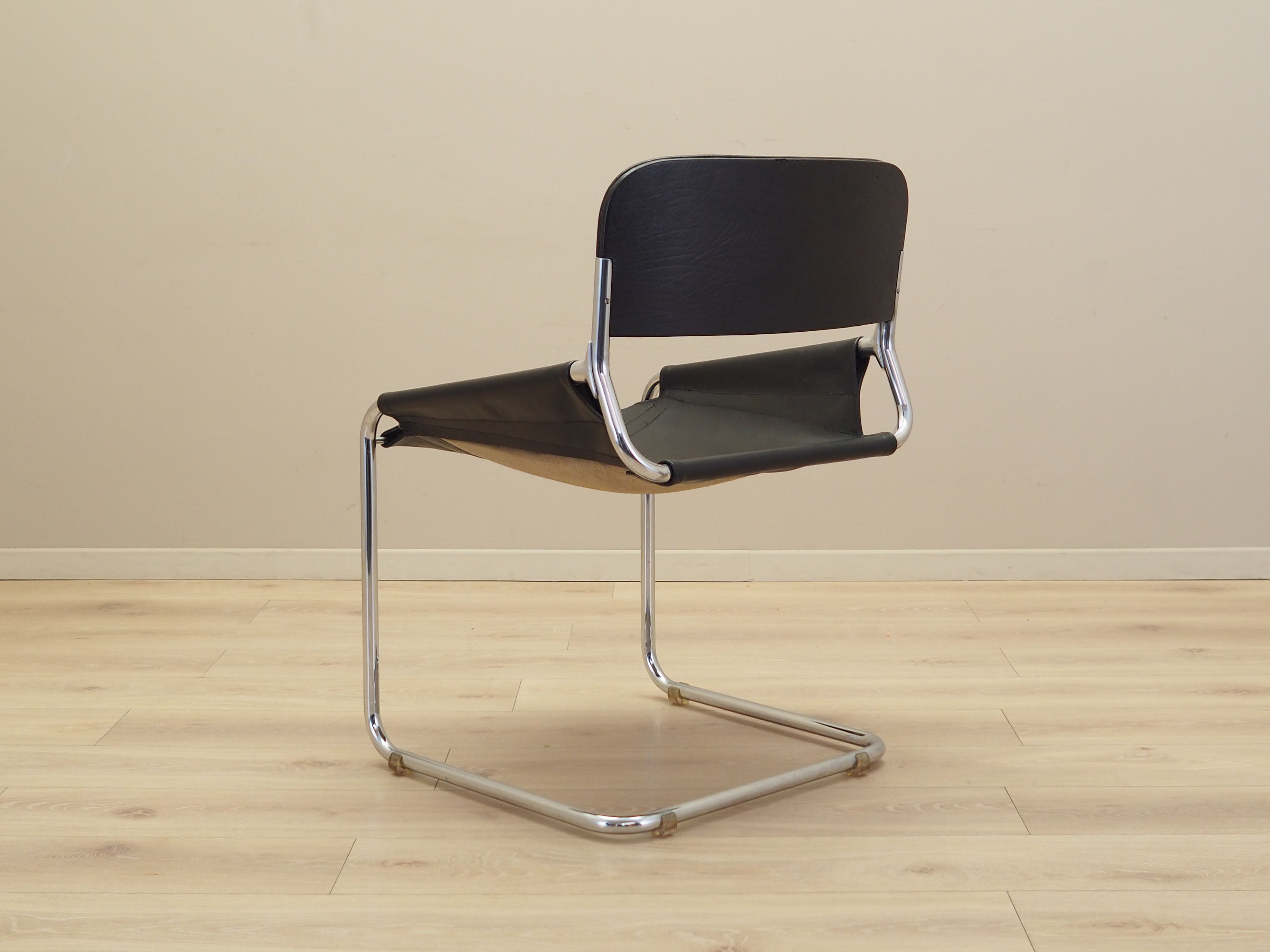 Leather_Chair,_Metal_Frame,_Natural_Leather,_1970s,_Italy