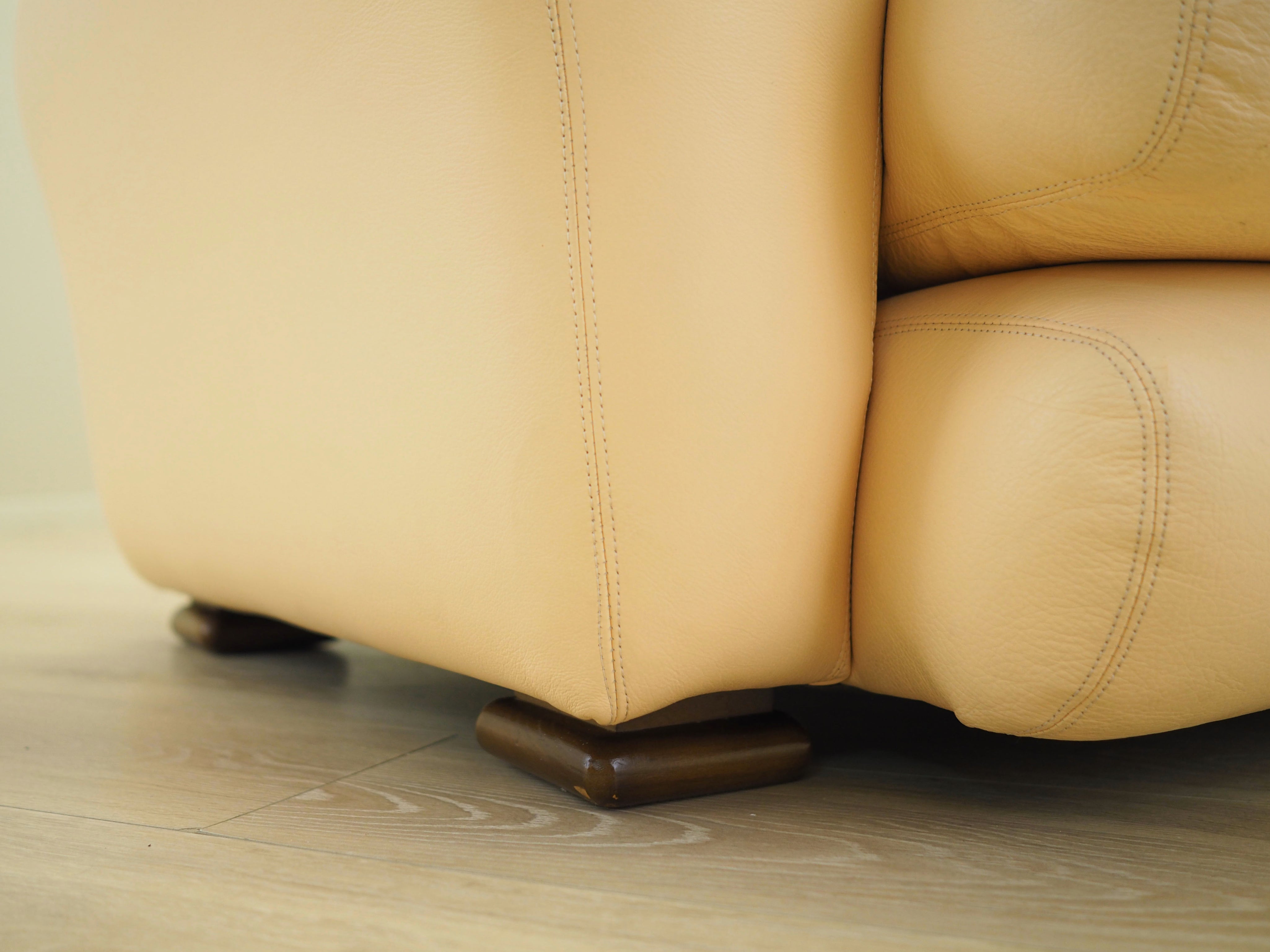 Leather_Sofa,_Original_Leather,_1960s,_Italy