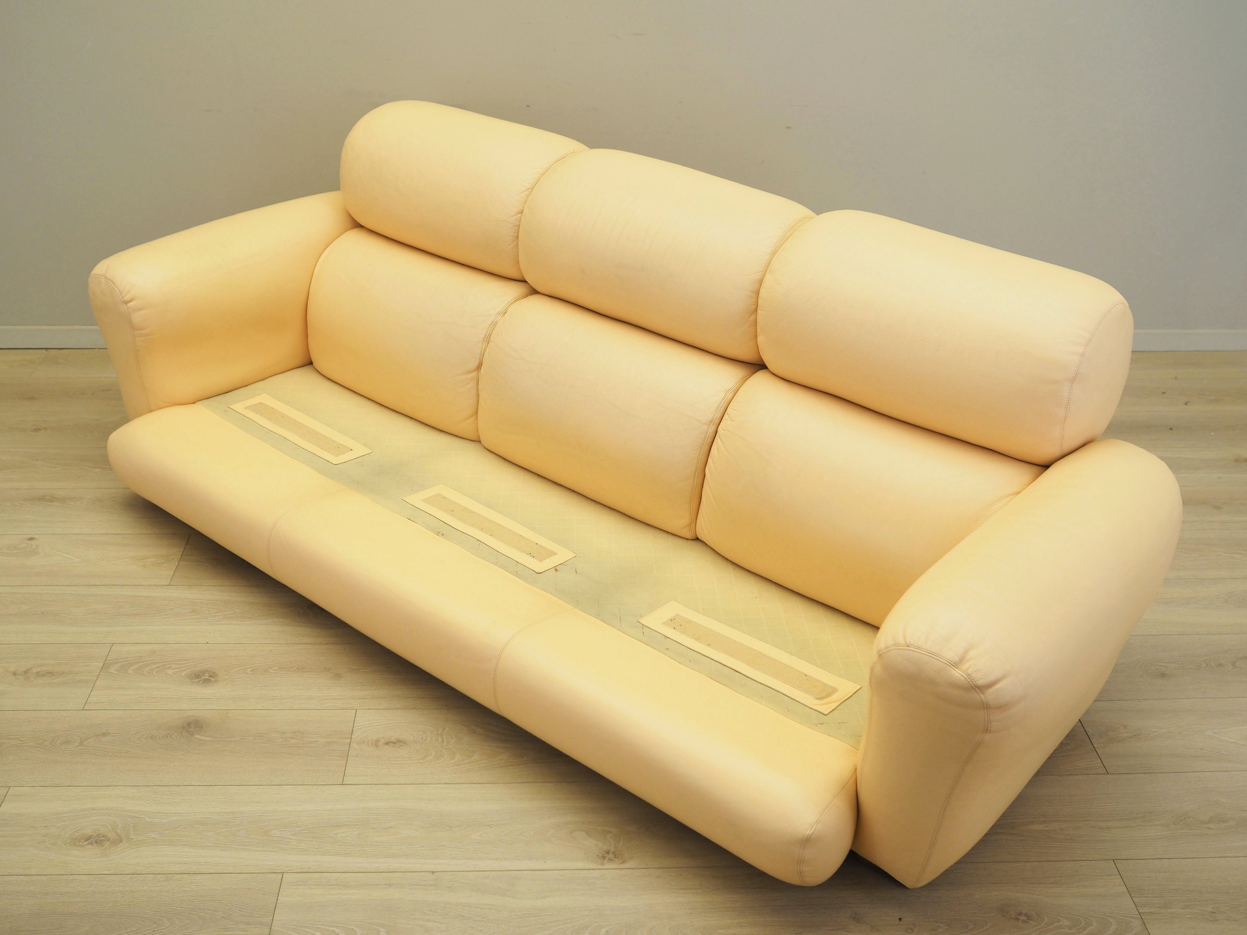 Leather_Sofa,_Original_Leather,_1960s,_Italy